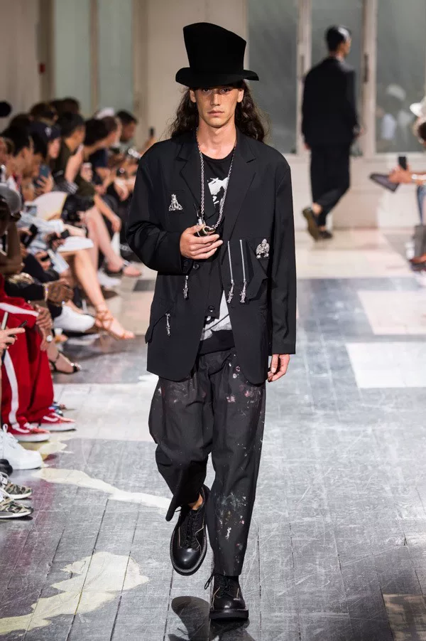 Yohji Yamamoto Happy Buddha Brooch — detail