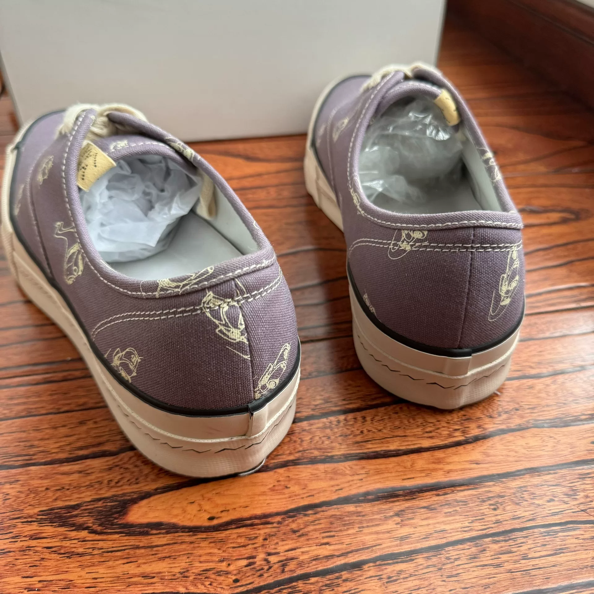 Visvim 22AW LOGAN DECK LO ROADSTER — label