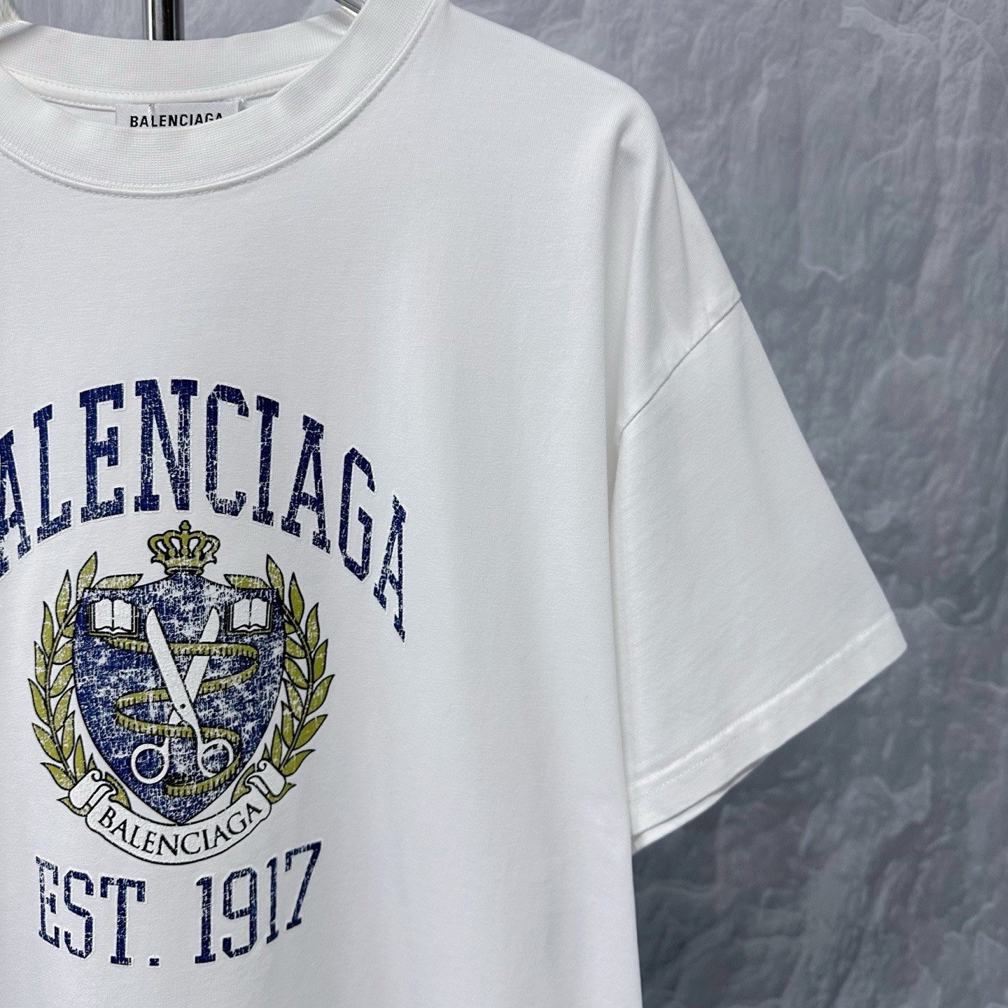 Balenciaga Scissors Letter Print T-Shirt — detail