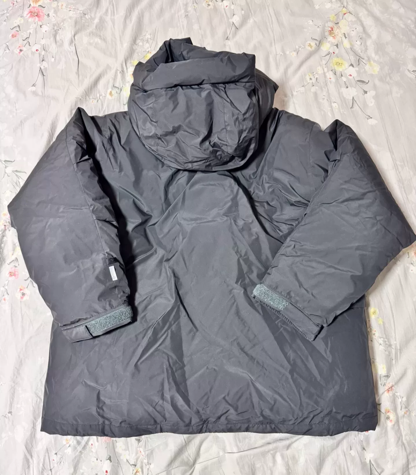DAIWA PIER39 23AW Hooded Down Jacket — front
