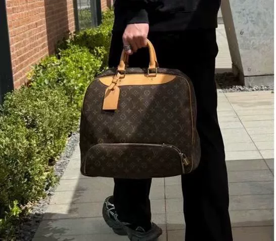 Louis Vuitton Vertical Double-Layer Golf Travel Bag — front
