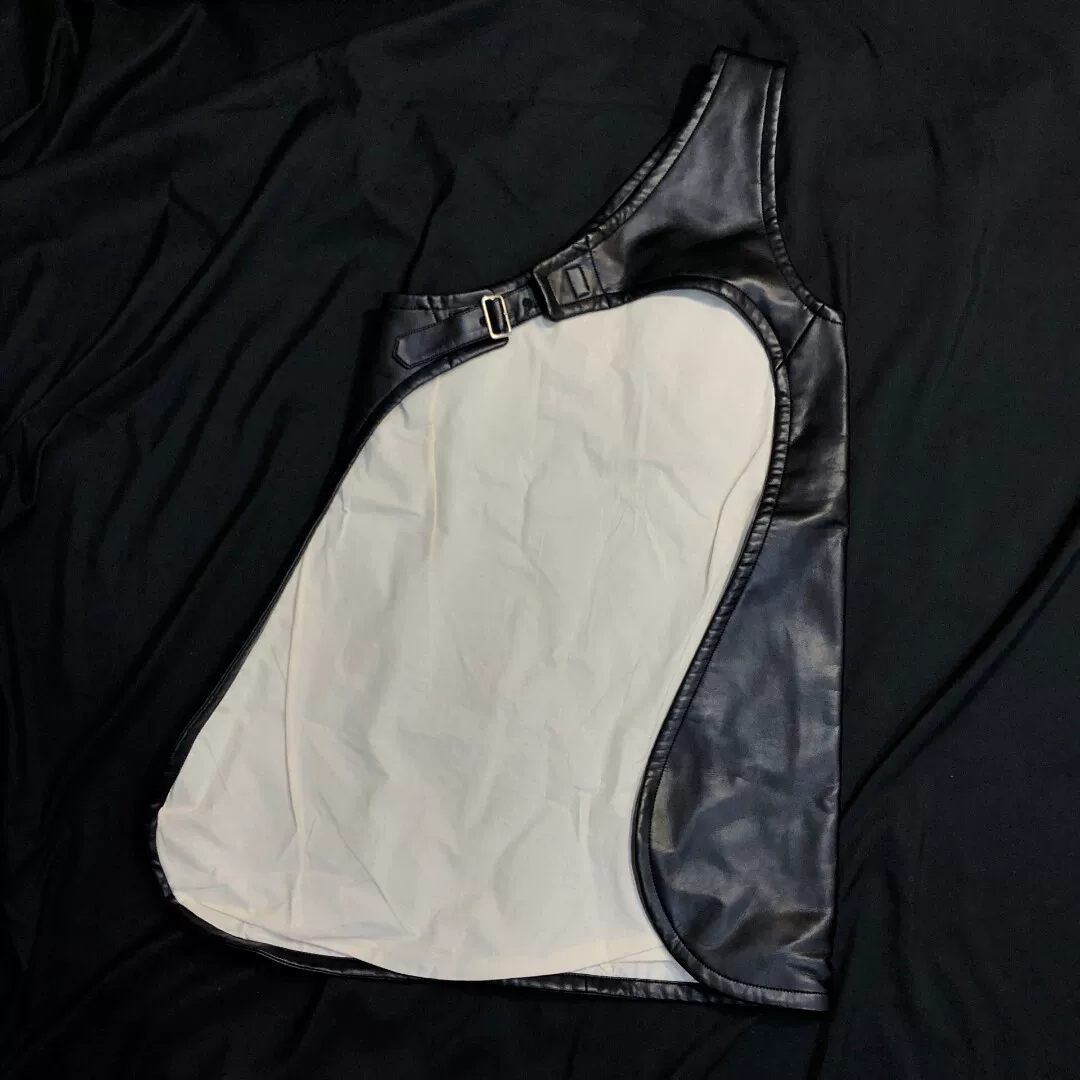 Comme des Garçons 18FW Leather Vest — detail
