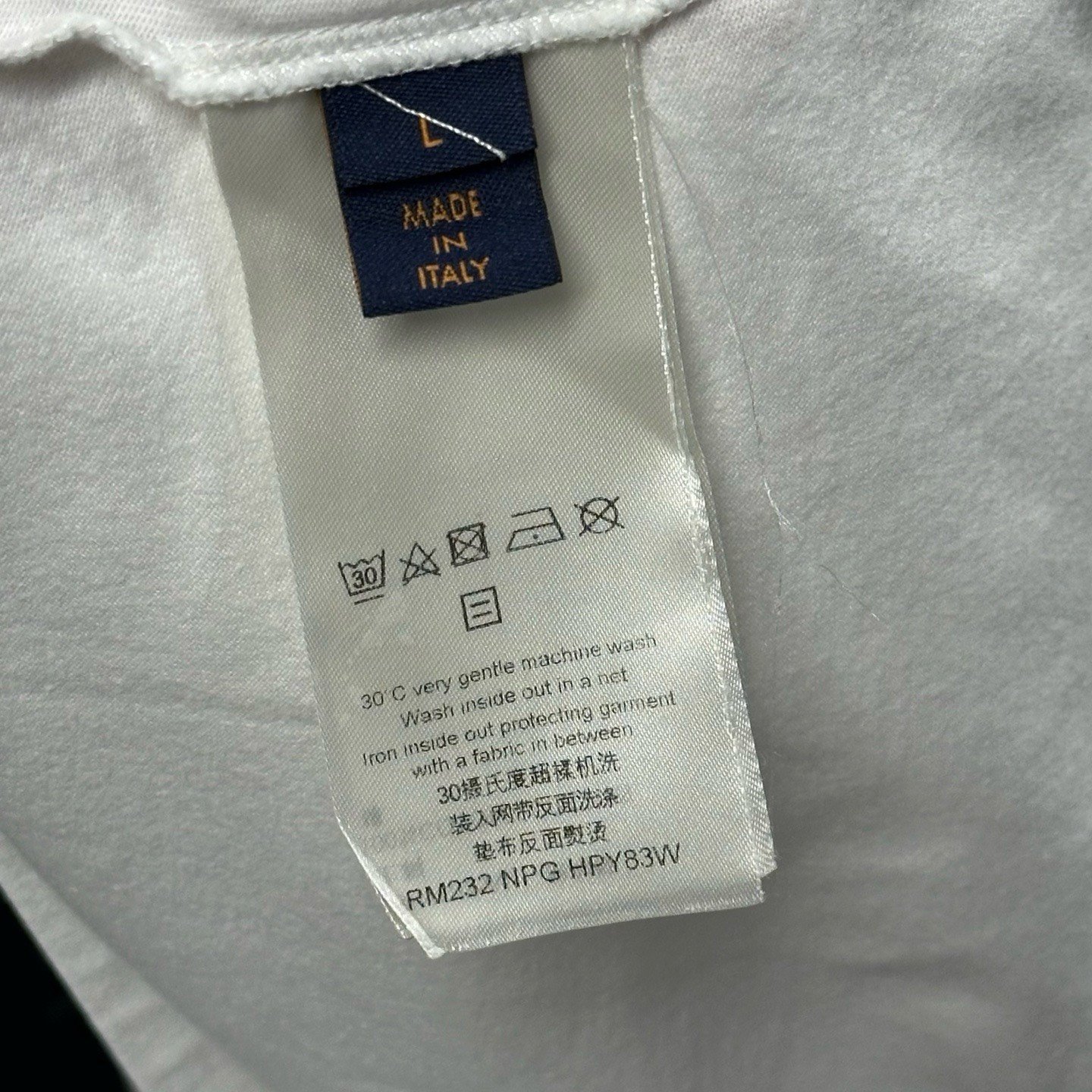 Louis Vuitton White Pigeon Print T-Shirt — label