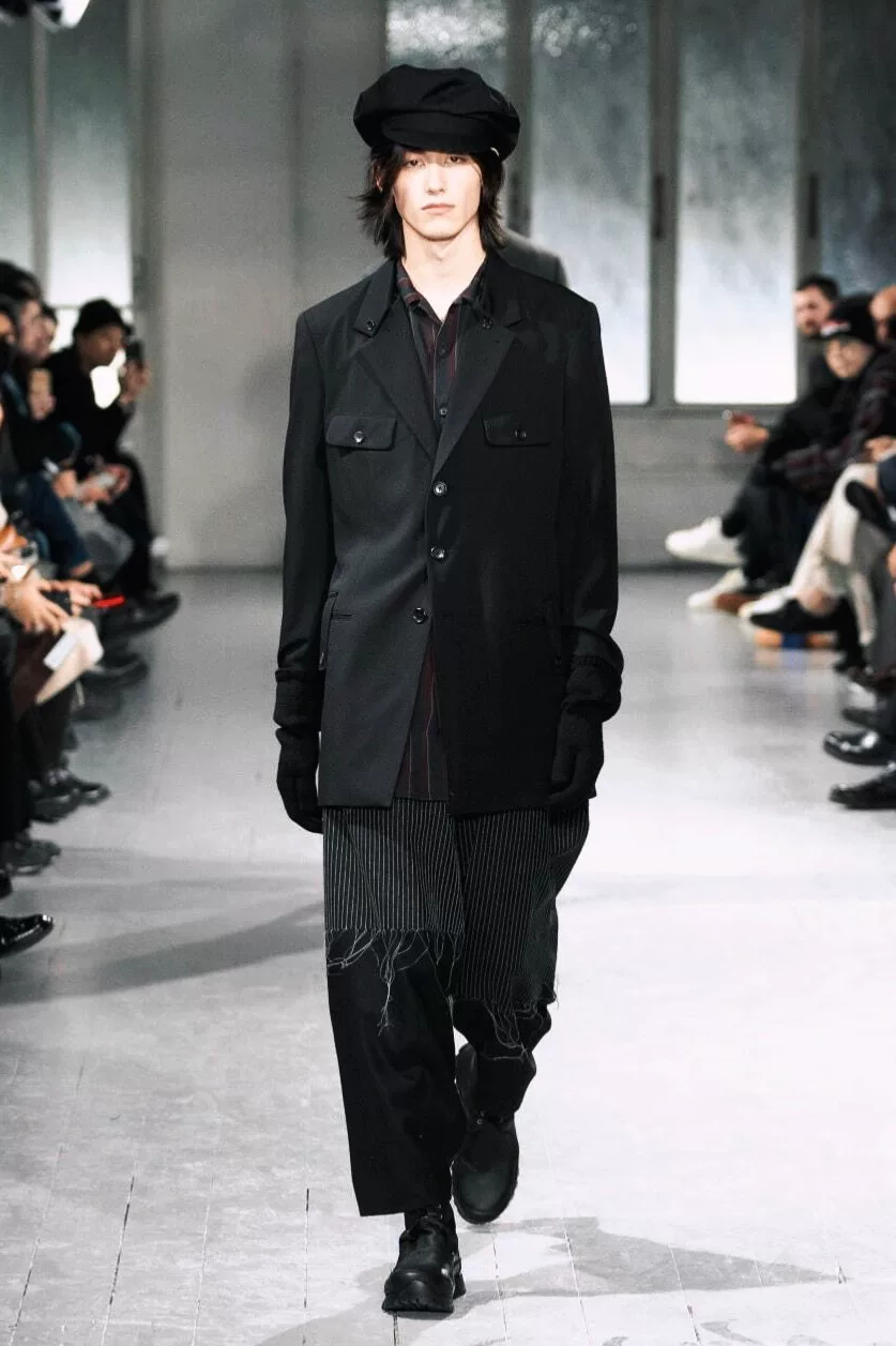 Yohji Yamamoto 23AW Layered Collar Suit — detail