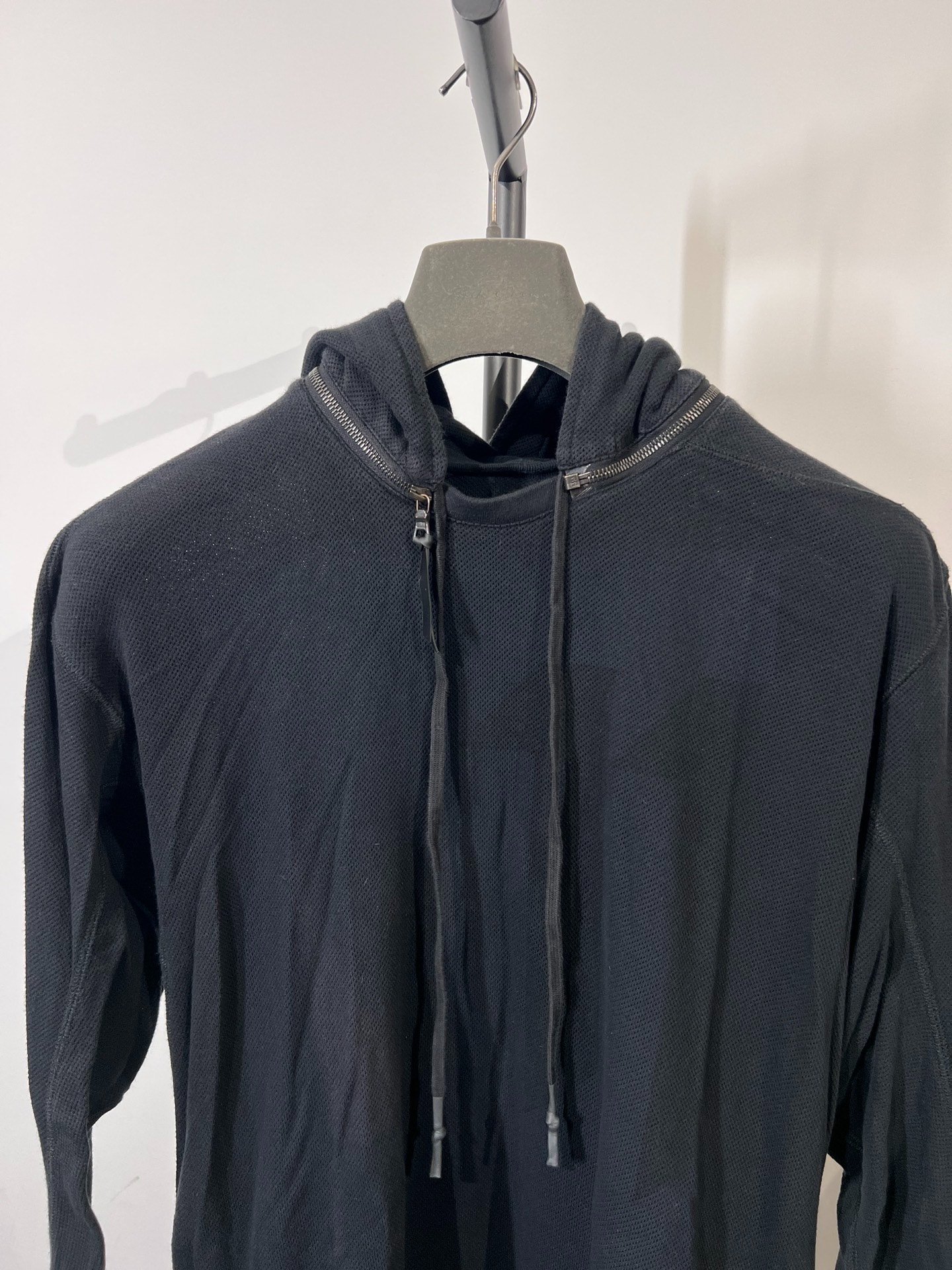 Boris Bidjan Saberi 11by BBS H1F Hoodie — detail