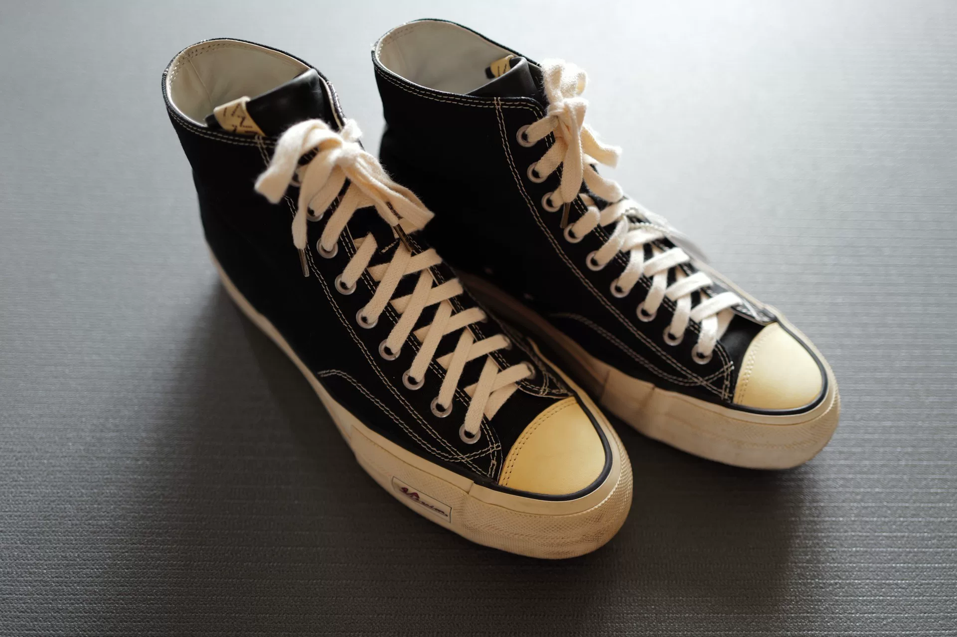 visvim Skagway Hi Canvas Black — front