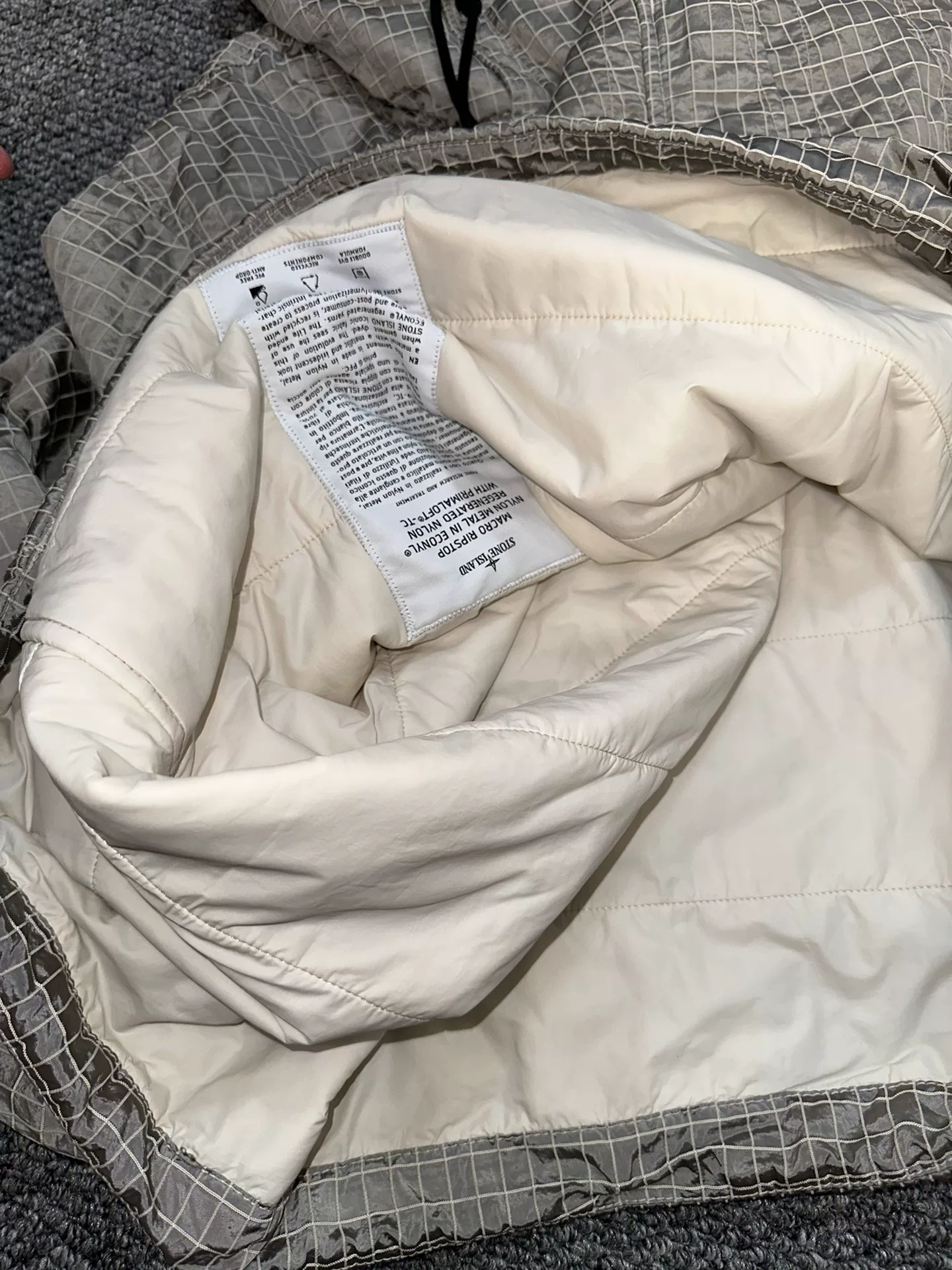 Stone Island Metal Nylon Pullover Puffer — label