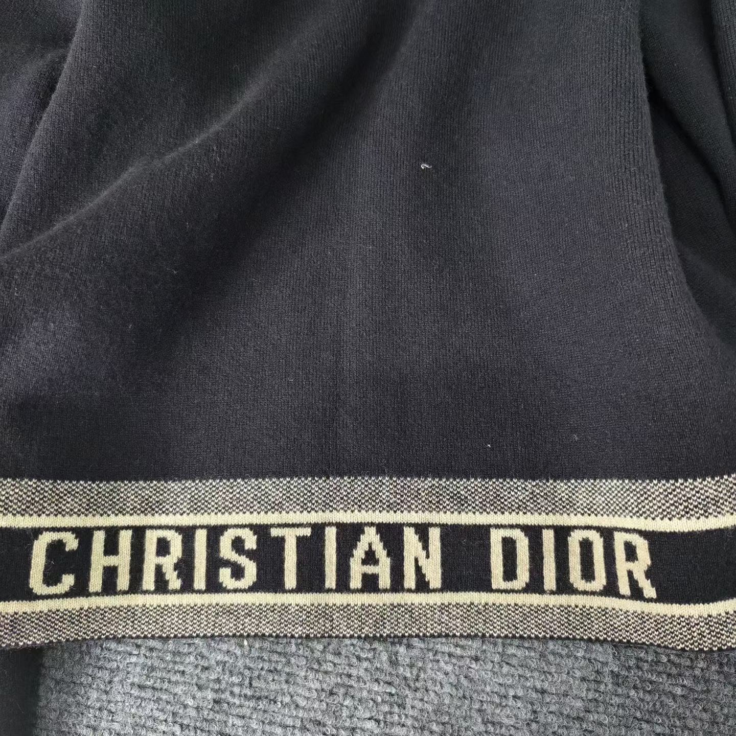 Dior Black Slogan Logo Cashmere Sweater — label