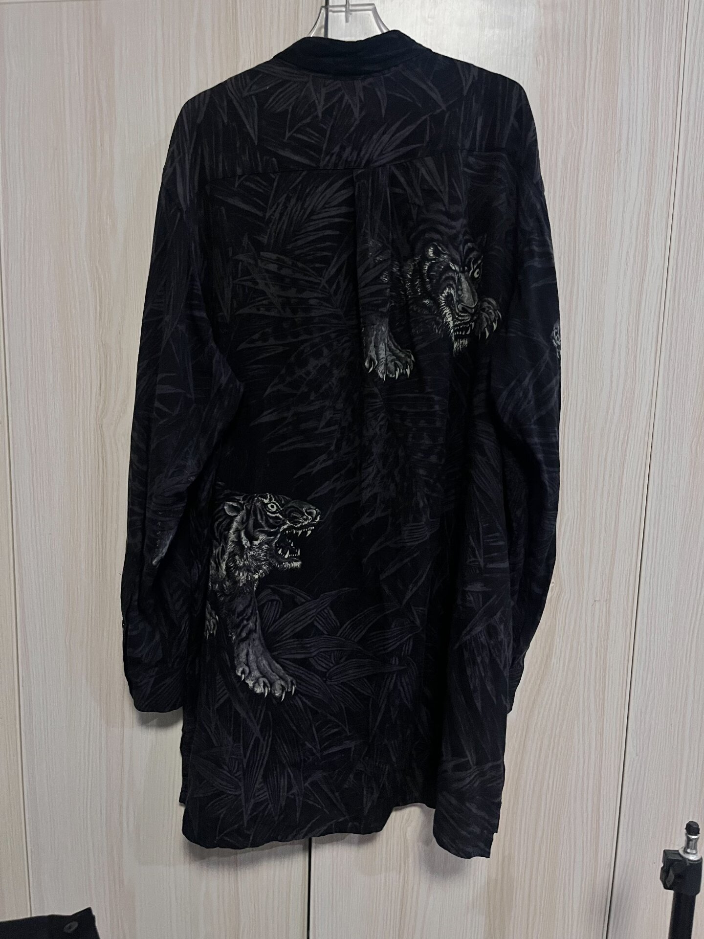 Yohji Yamamoto Tiger Bamboo Print Shirt — detail
