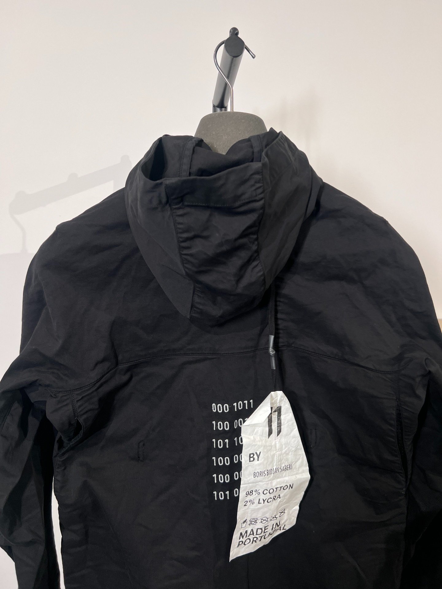 Boris Bidjan Saberi 11by bbs S3 Hooded Windbreaker — detail