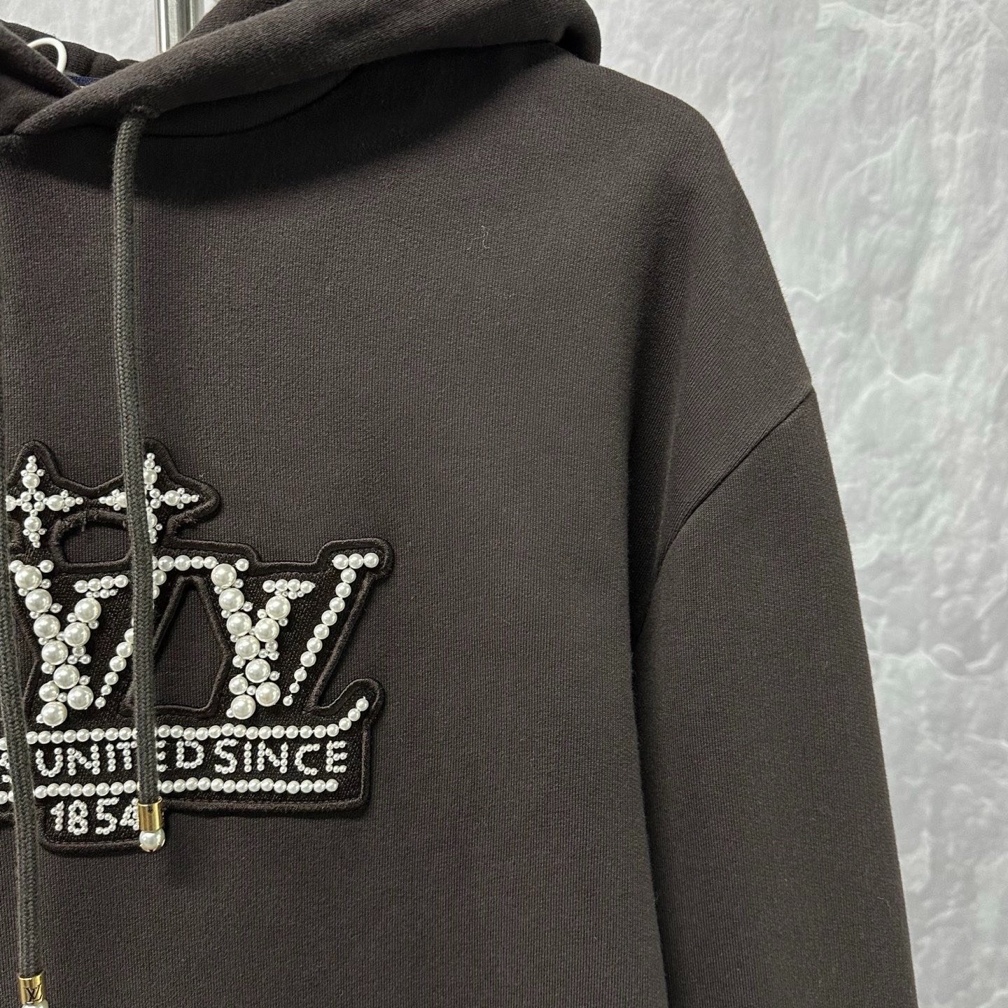 Louis Vuitton Diamond Logo Hoodie — detail