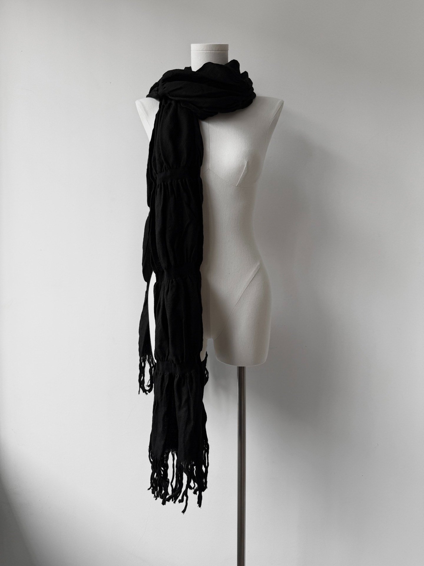 Yohji Yamamoto Noir 19AW Fringed Scarf — detail