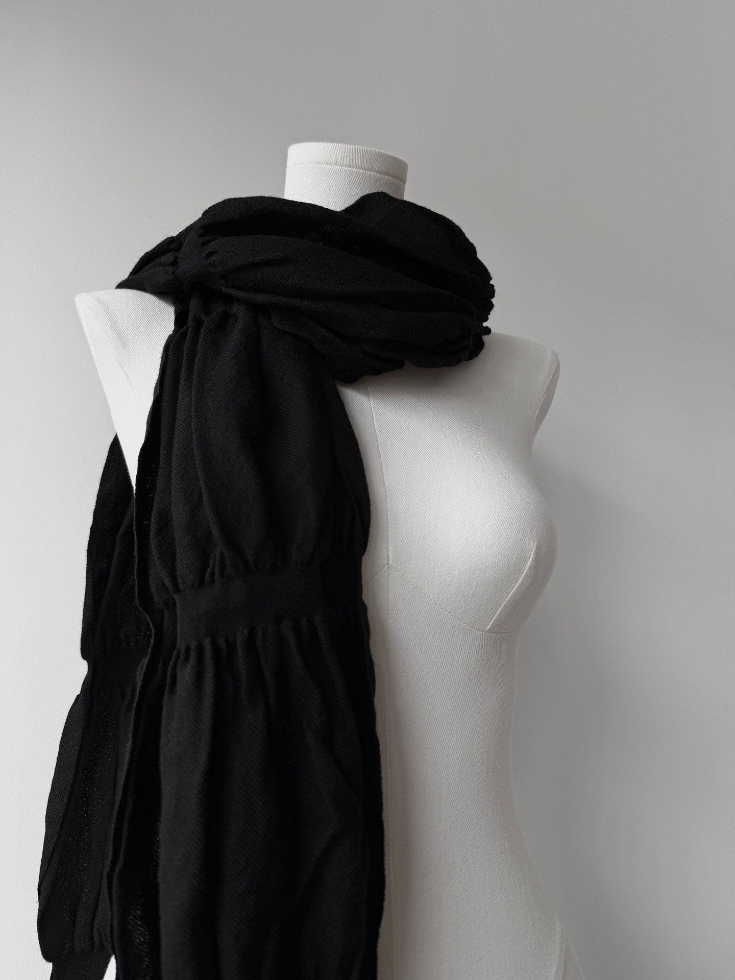 Yohji Yamamoto Noir 19AW Fringed Scarf — label