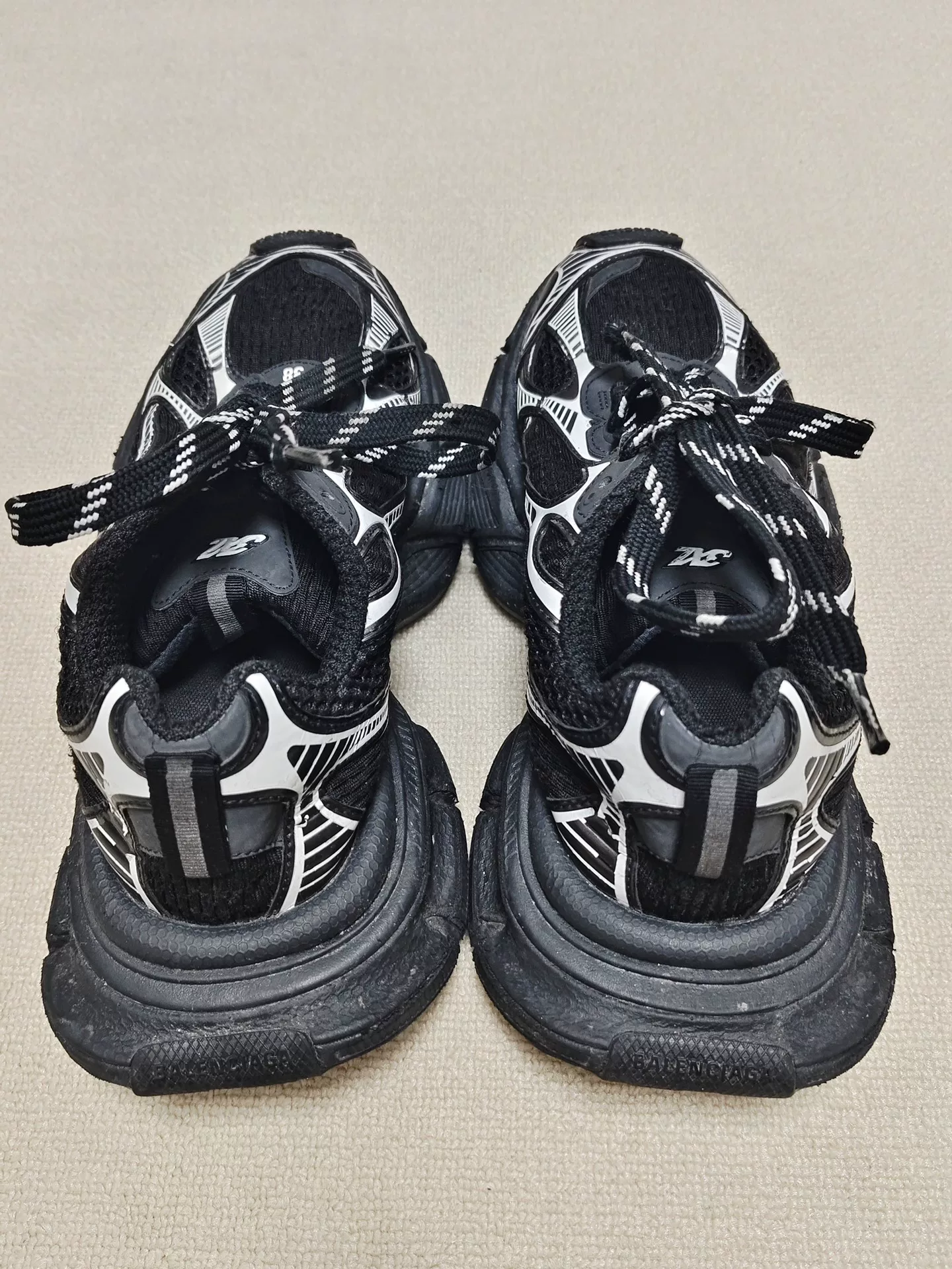 Balenciaga 3XL Low-Top Sneakers — detail