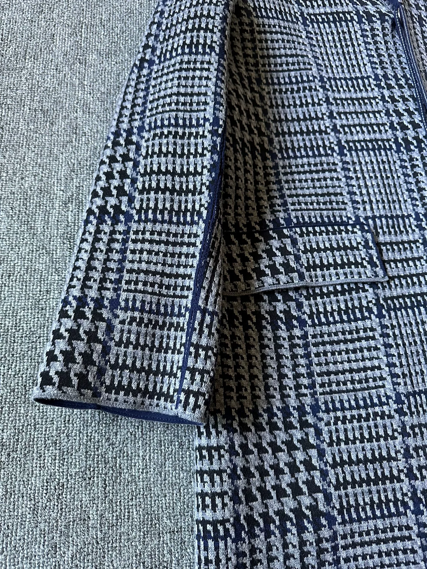 Dior Homme Long Houndstooth Coat — detail