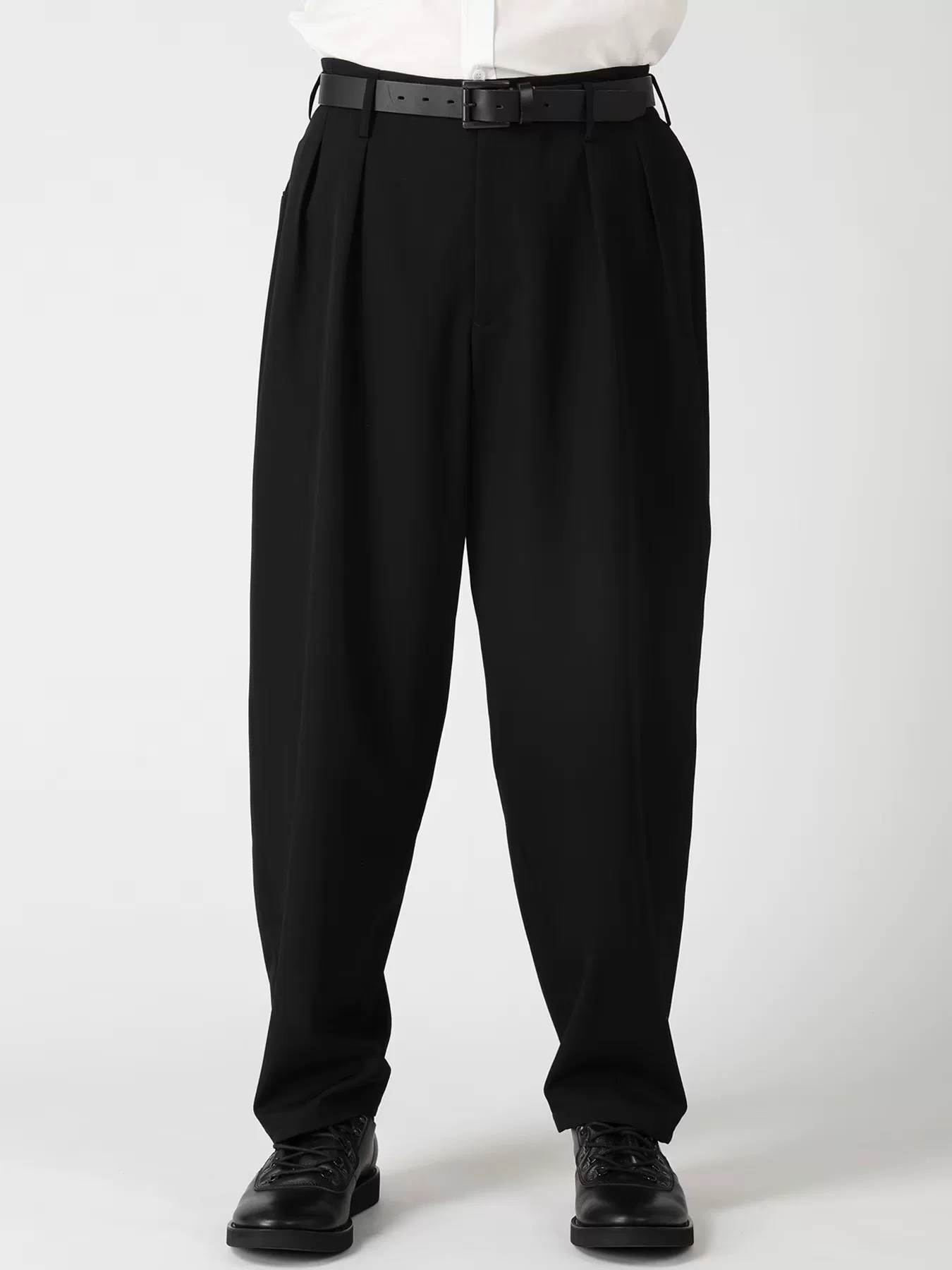 Yohji Yamamoto Pour Homme Double-Pleated Trousers — label