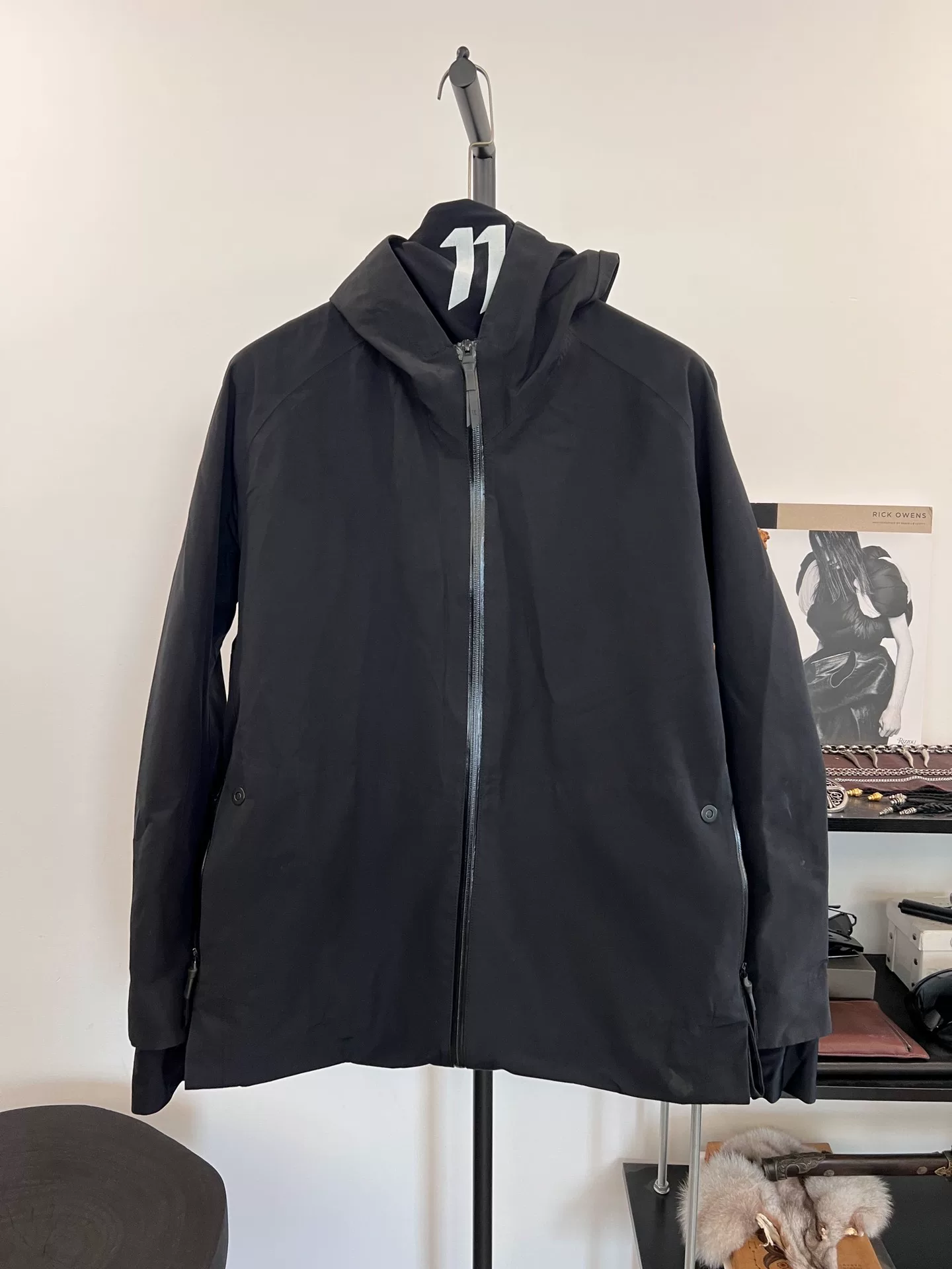 Camel Black Hooded Windproof Jacket — detail