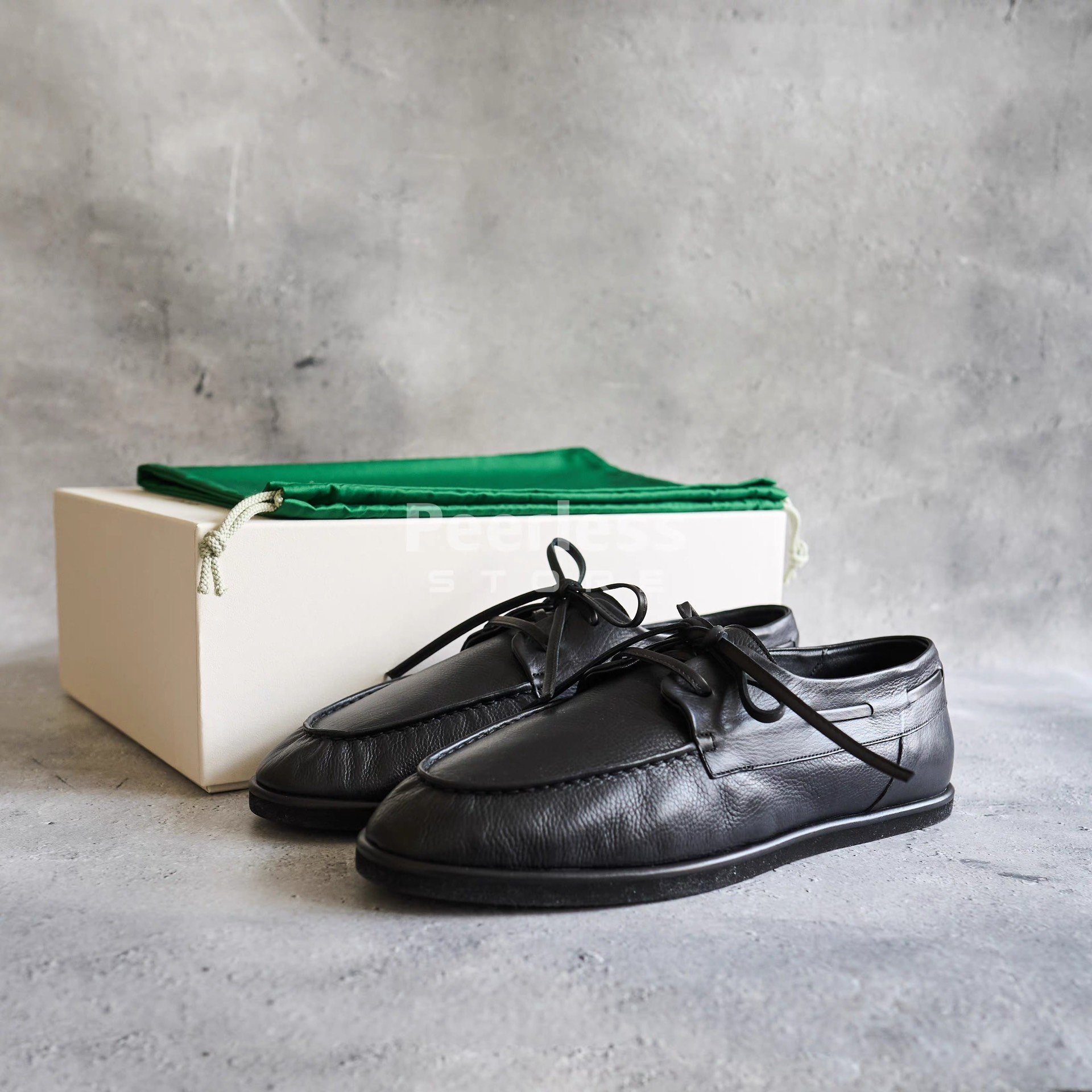 AURALEE SOFT LEATHER DECK SHOES