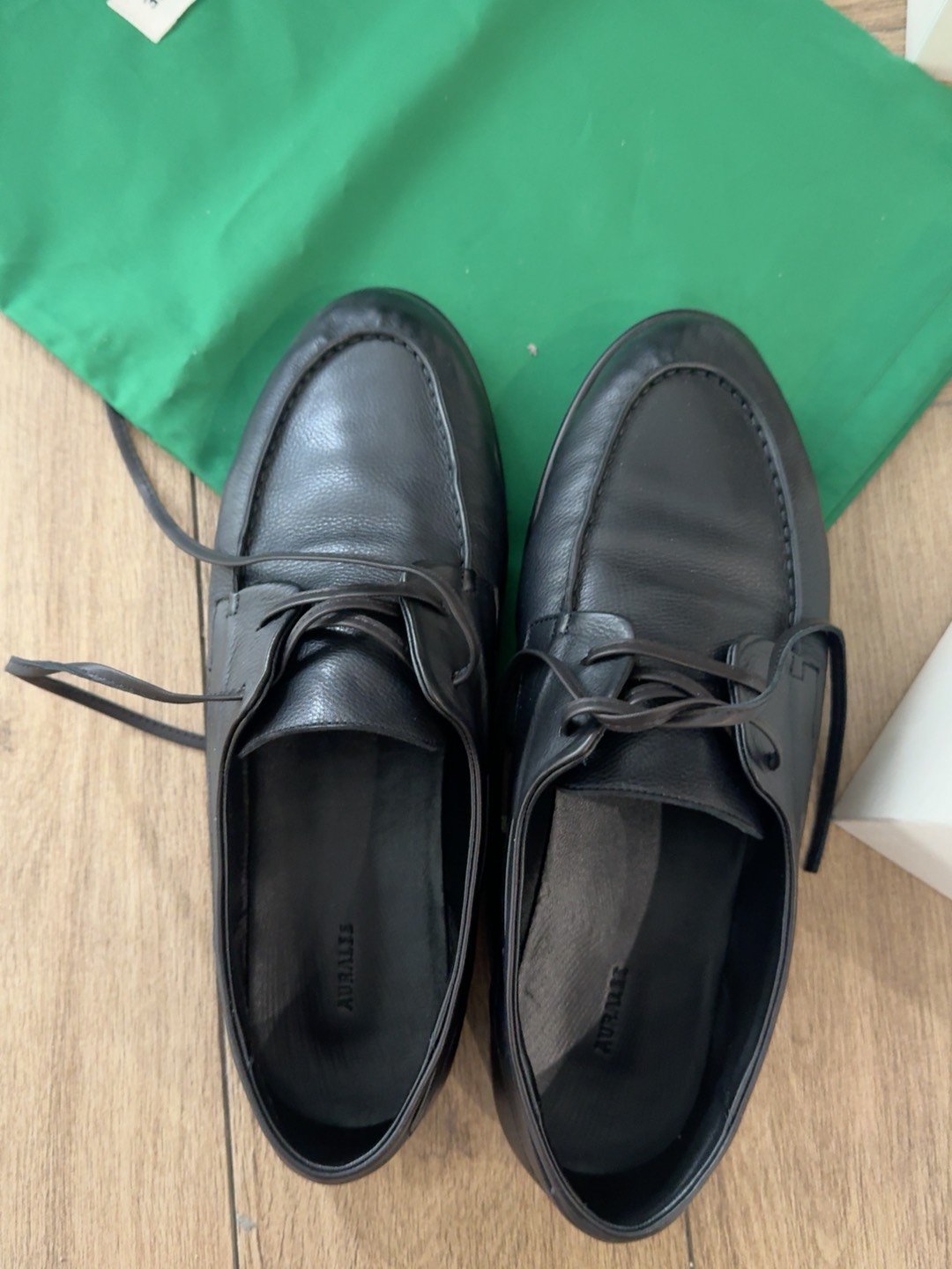 AURALEE SOFT LEATHER DECK SHOES — detail