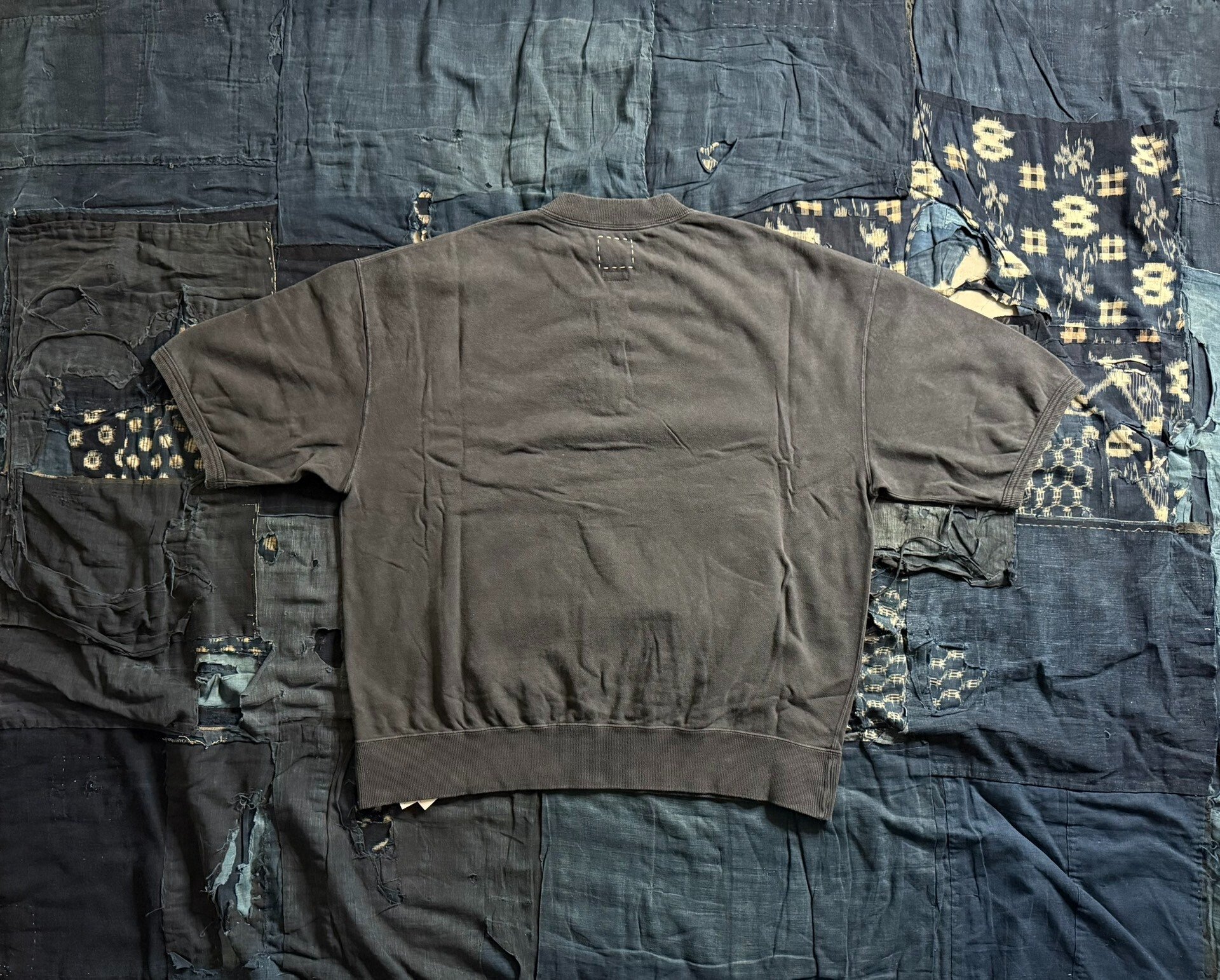 VISVIM 26SS MONDO HENLEY ZIP S/S DMGD — front