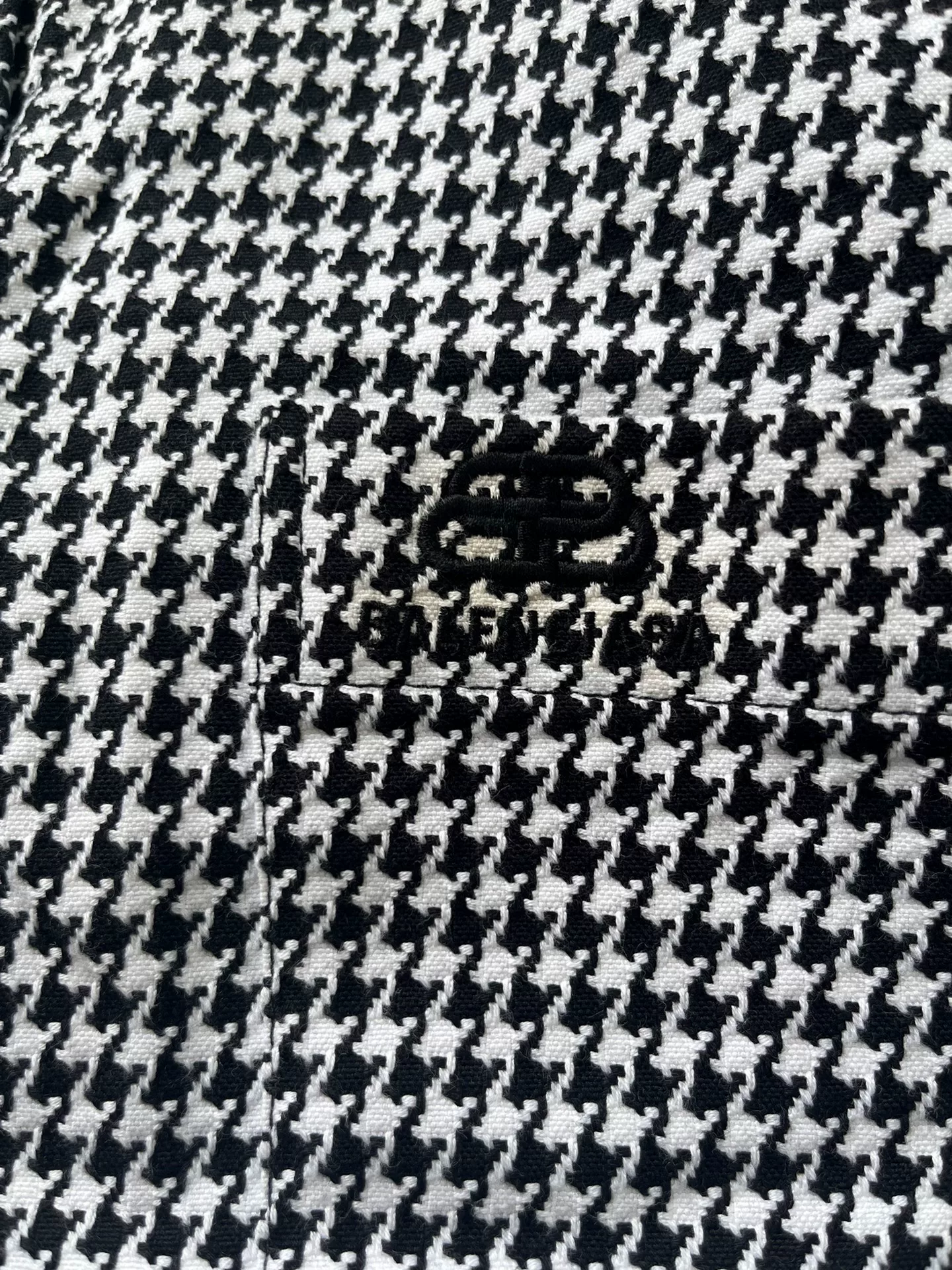 Balenciaga Houndstooth Short-Sleeve Shirt — detail