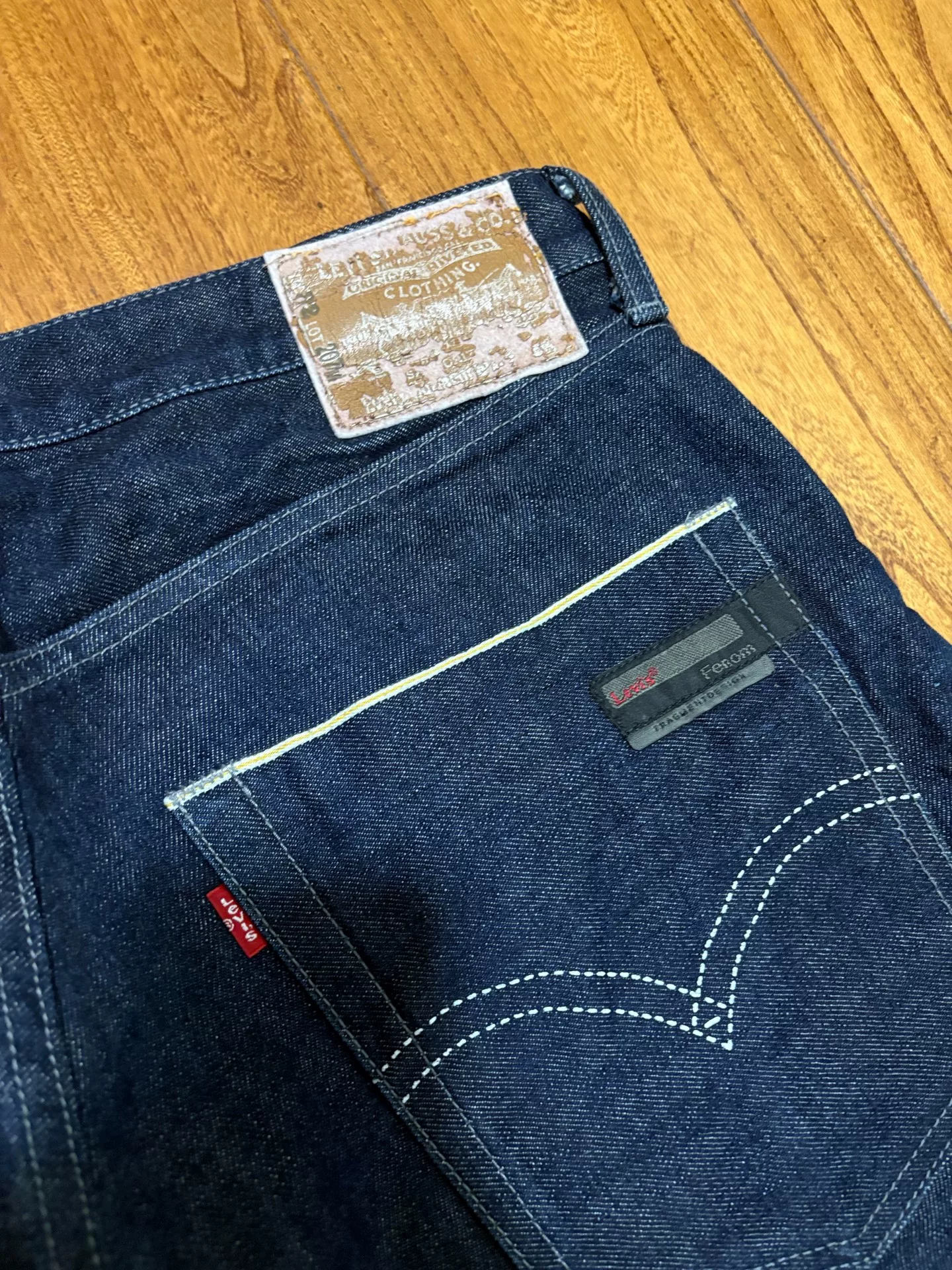 Levi's Fenom White Line Unwashed Jeans — label