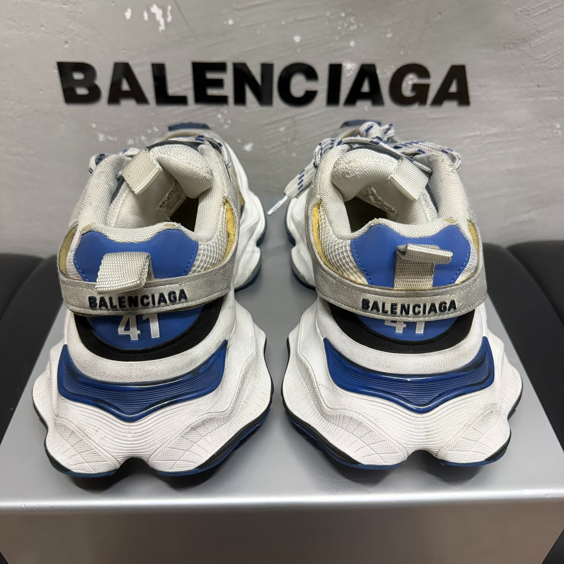 Balenciaga Cargo Distressed White Blue — label