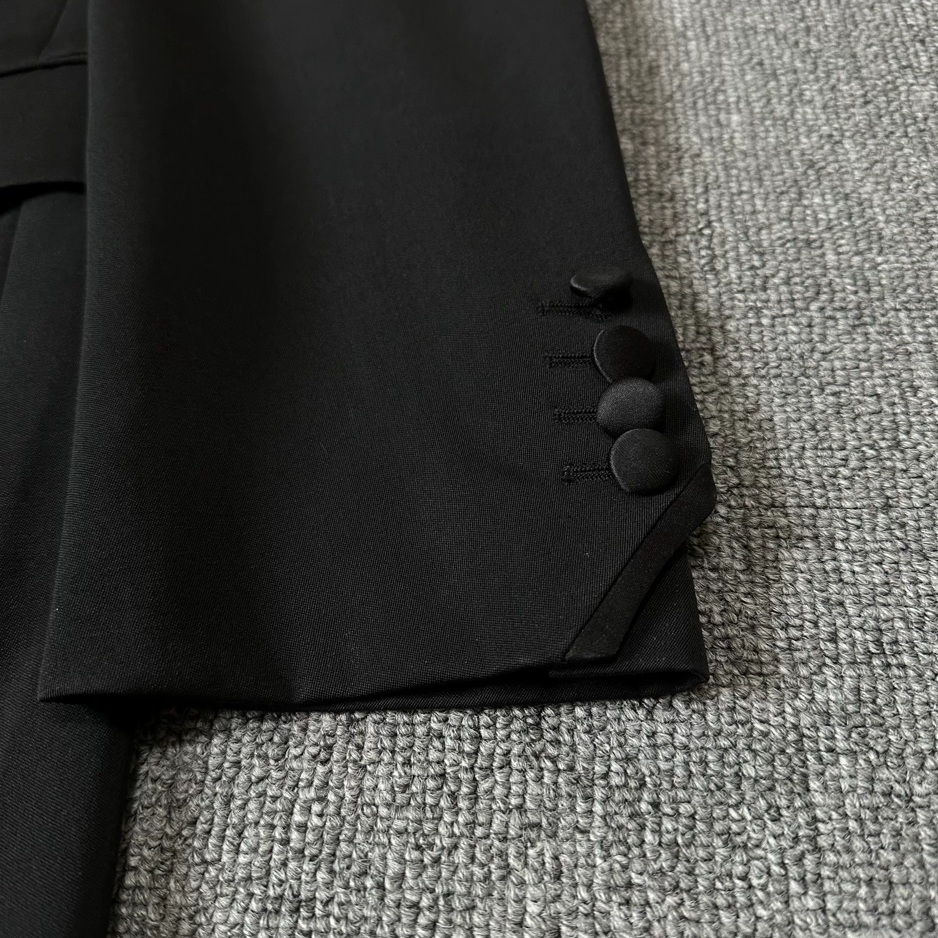 Dior Homme 04ss Black Sword Collar Coat — label