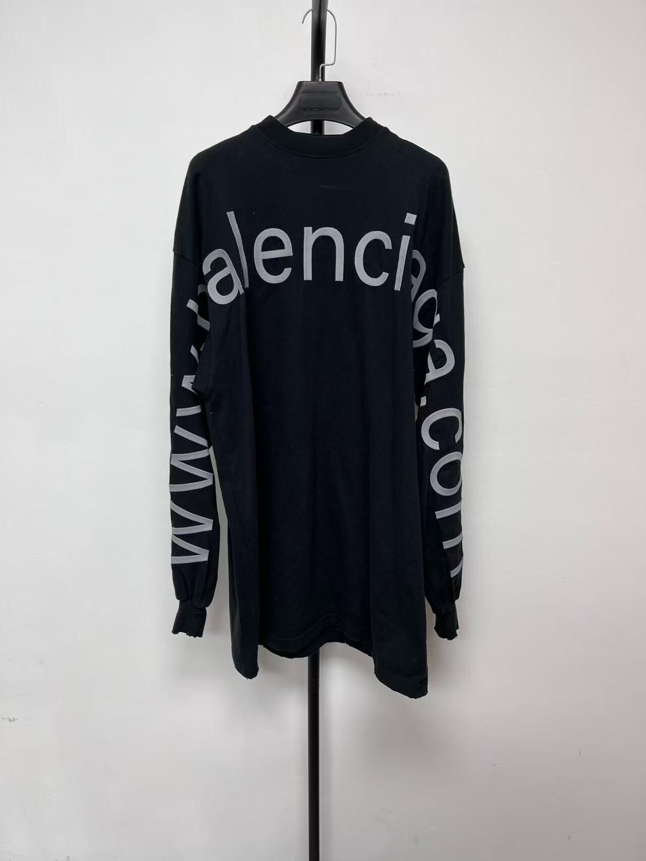 Balenciaga Women's Loose Long-Sleeve T-Shirt