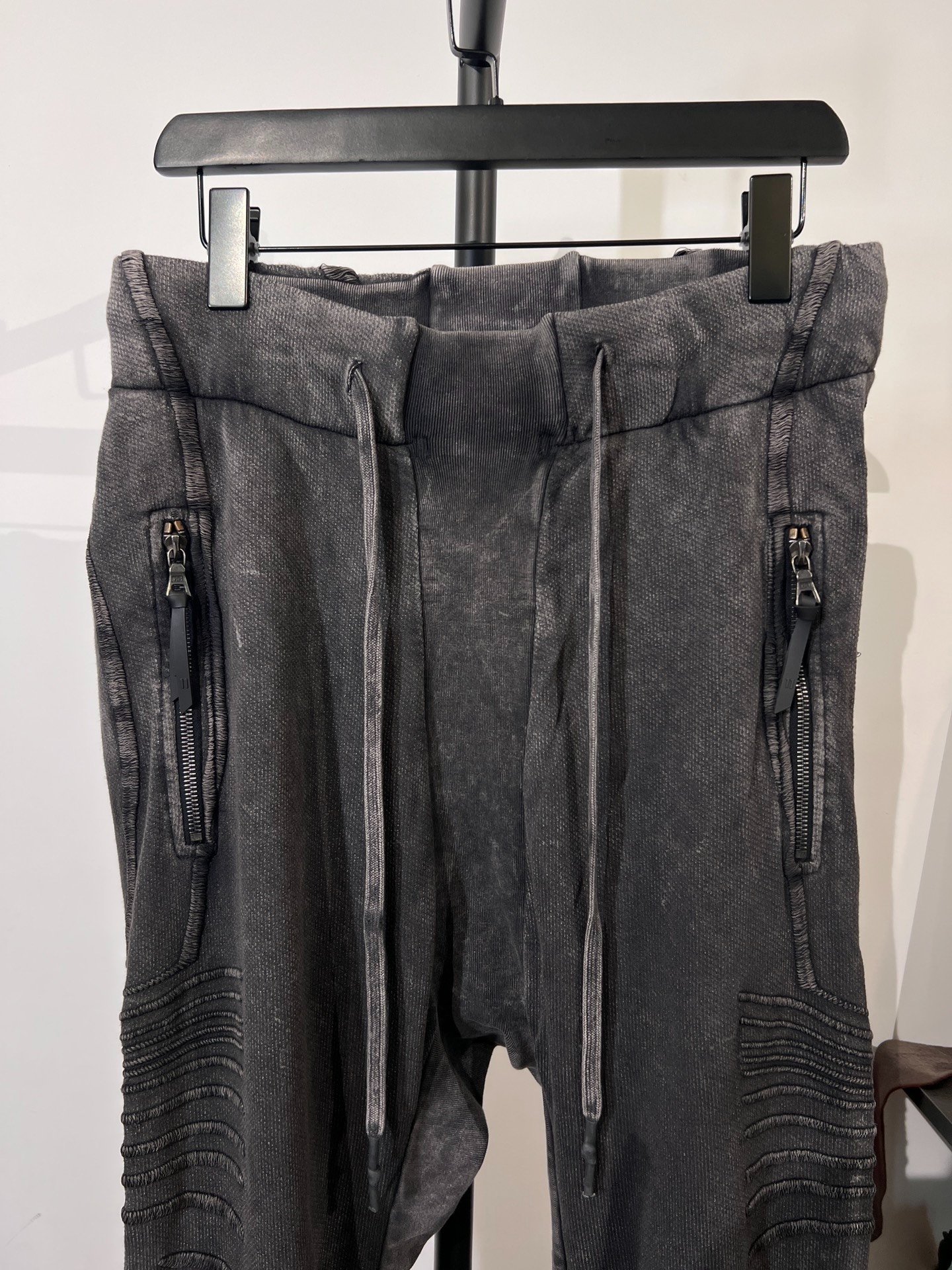 Boris Bidjan Saberi 11by bbs P13 Joggers — detail