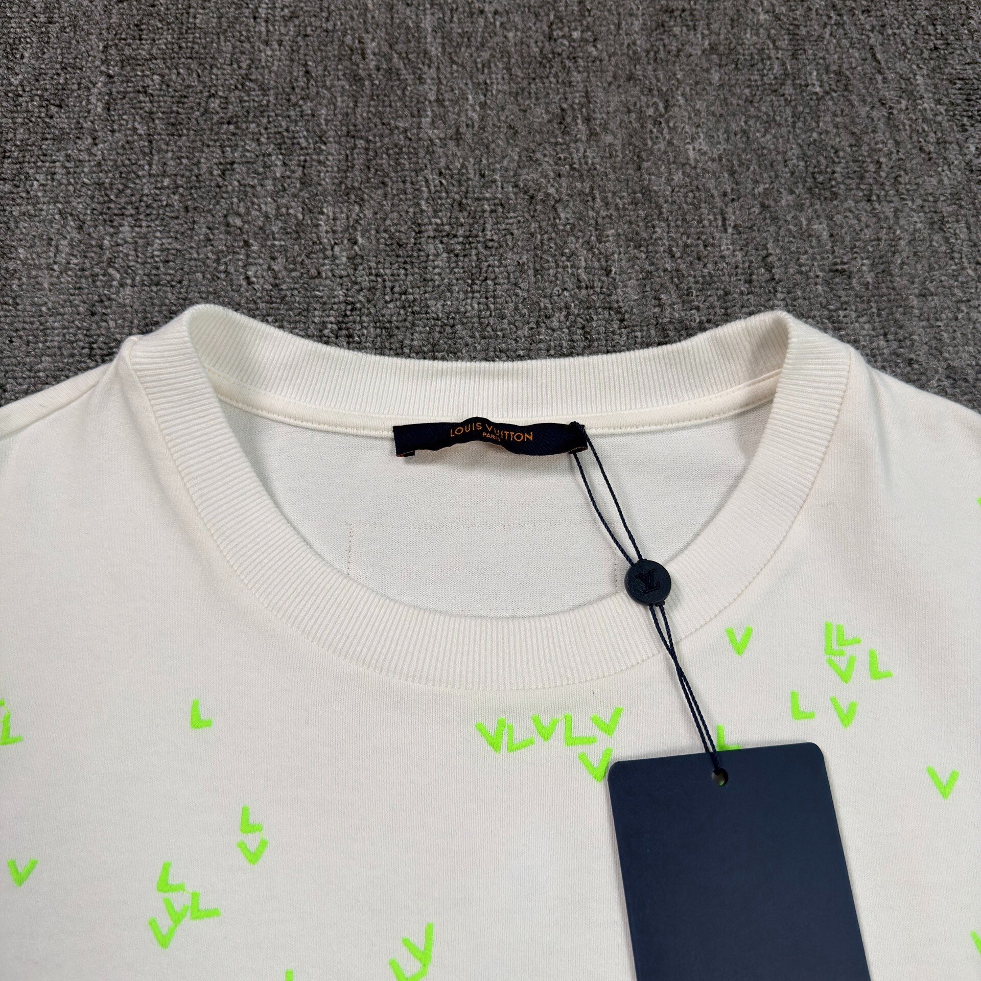 LV Origami Crane Print White T-Shirt — detail