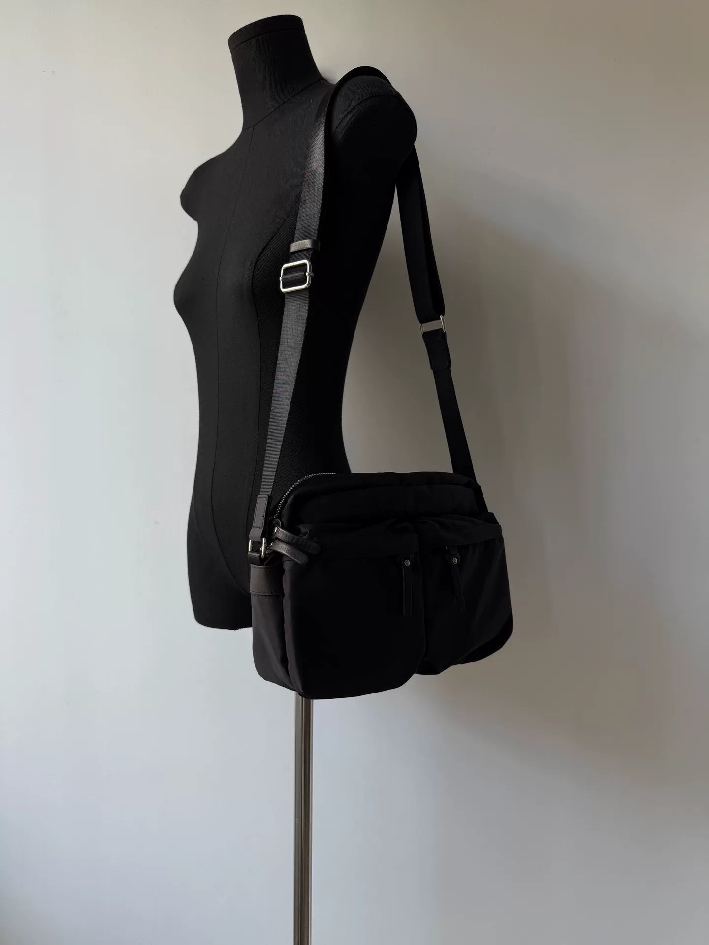 Yohji Yamamoto Y'saccs Crossbody Messenger Bag — detail