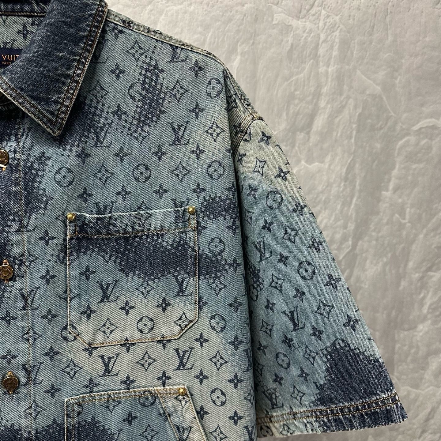 Louis Vuitton SS24 Printed Denim Short Sleeve Shirt — detail