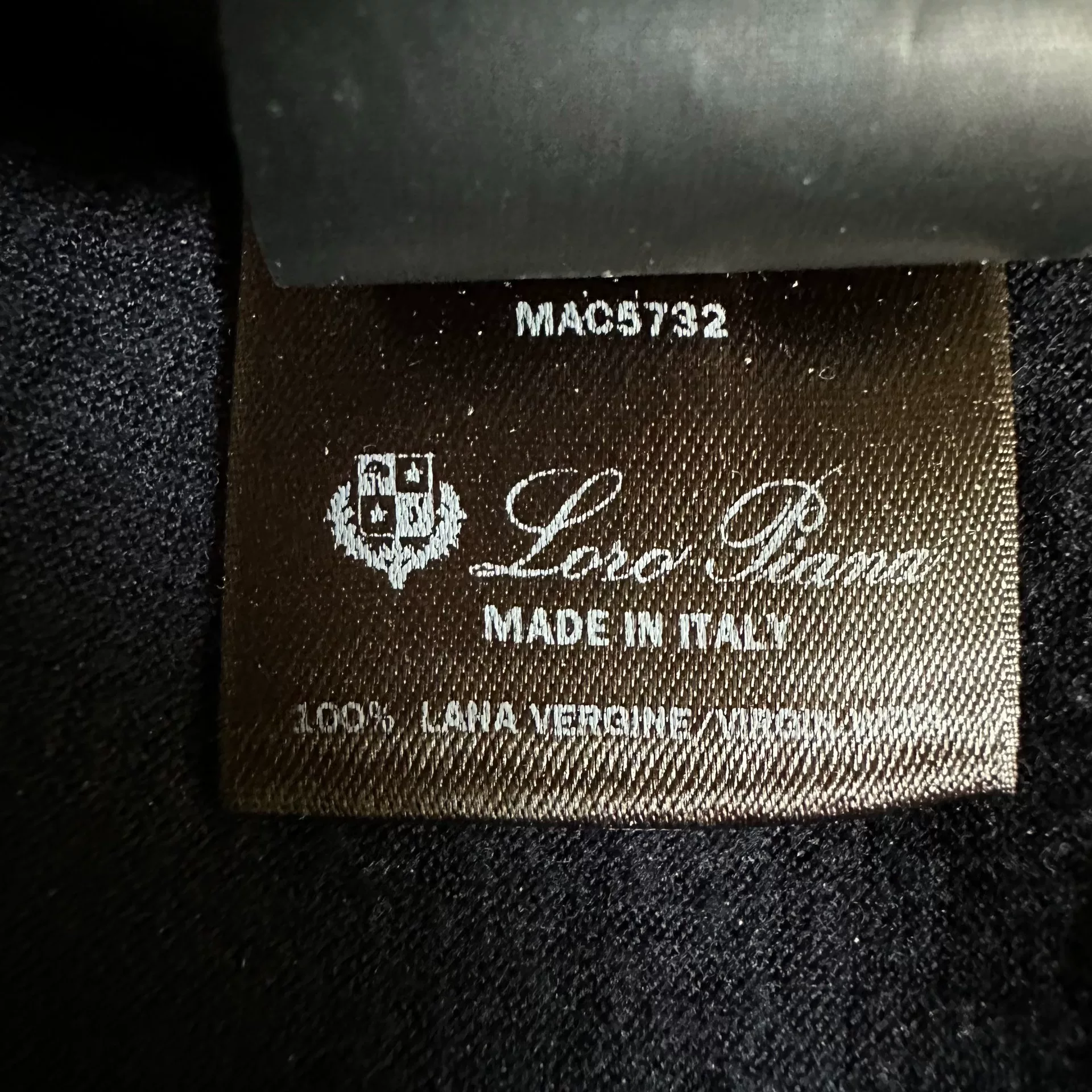 Loro Piana Solid Long-Sleeve Knit Sweater — label