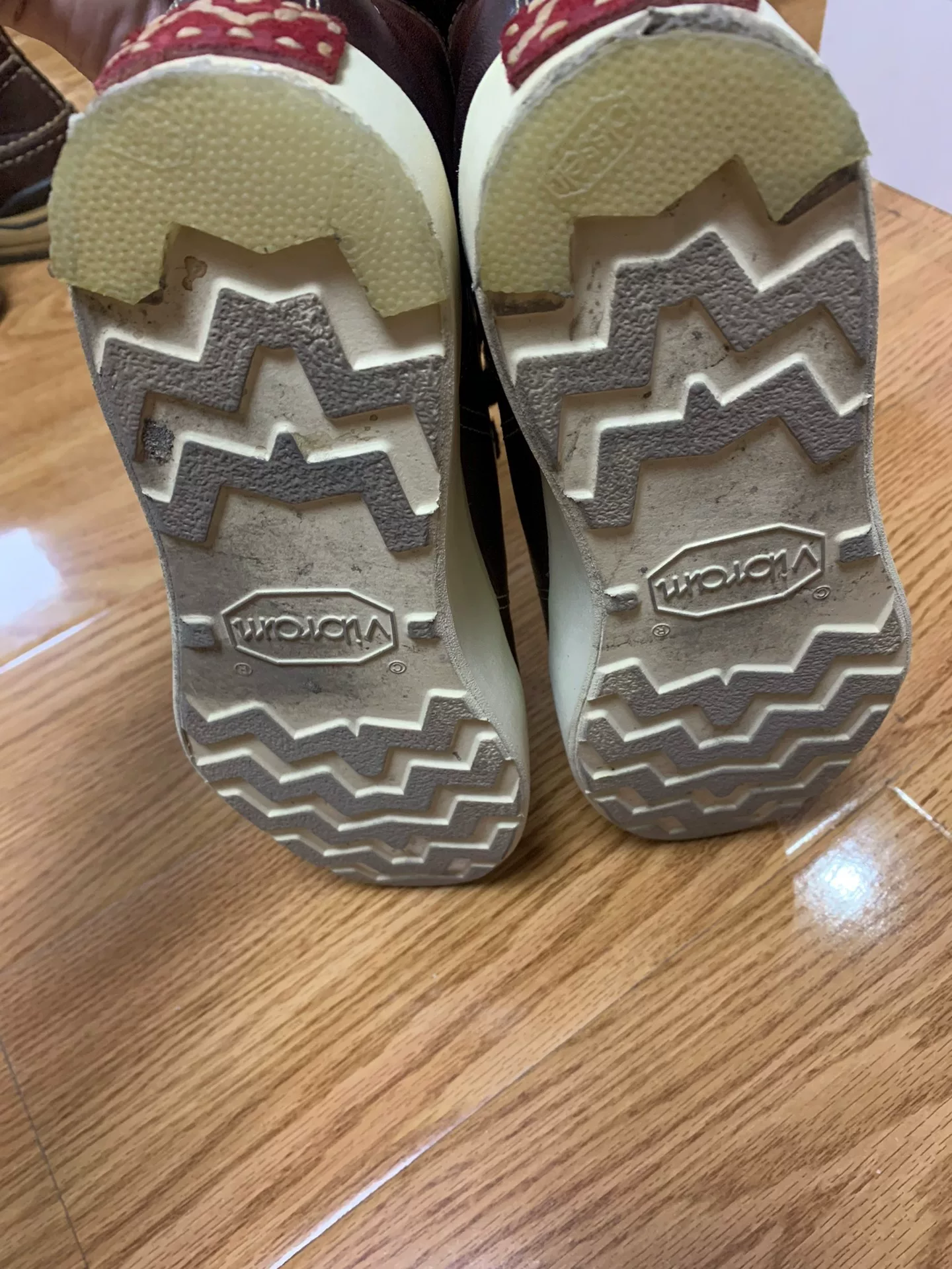 visvim foley hi folk — label