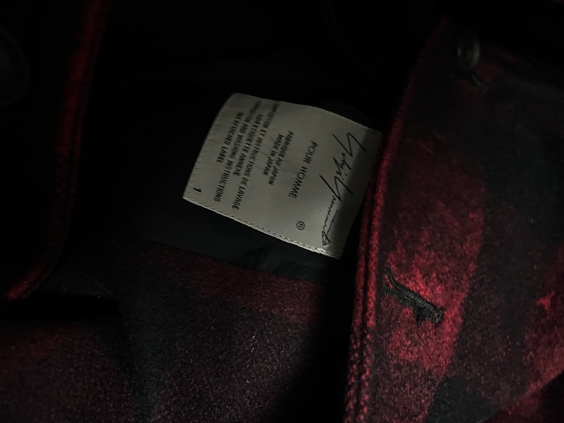 Yohji Yamamoto 20AW Red Black Coat — label