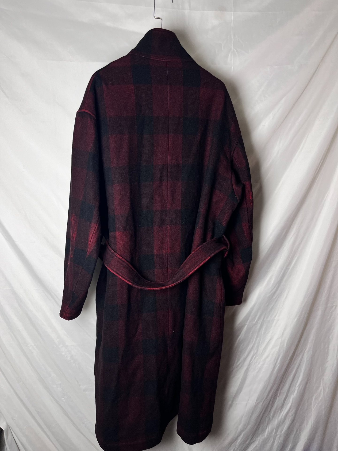Yohji Yamamoto 20AW Red Black Coat — detail