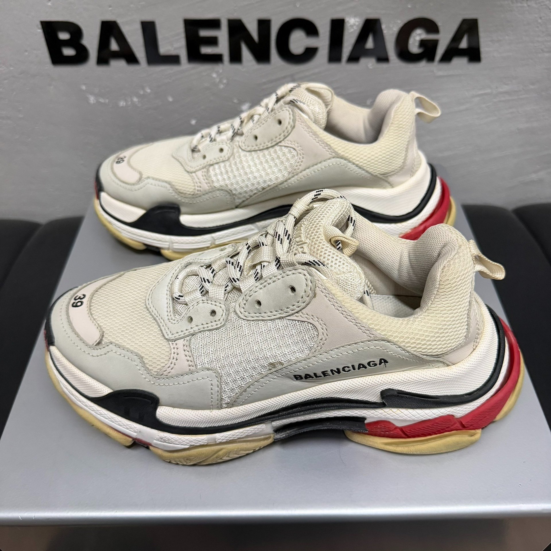Balenciaga Triple S Beige Red Size 39 — detail