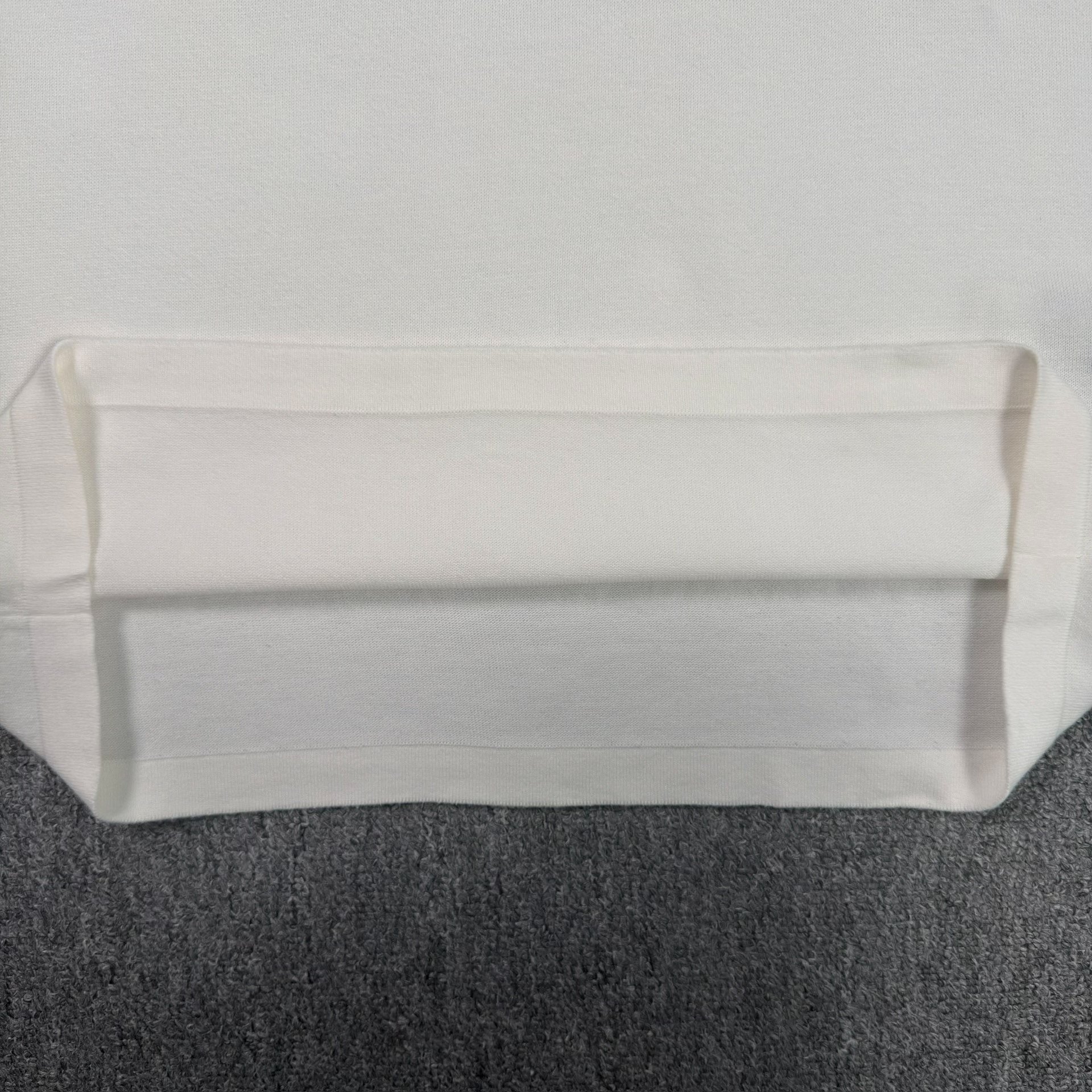 Louis Vuitton White Knit Flower Short-Sleeve — label