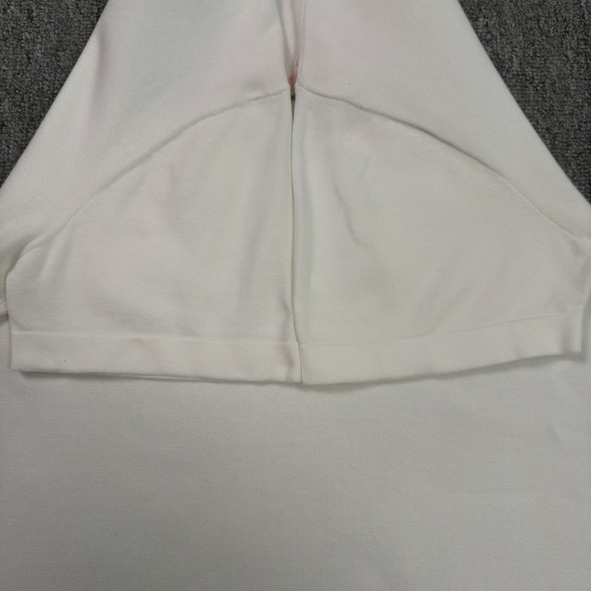 Louis Vuitton White Knit Flower Short-Sleeve — back