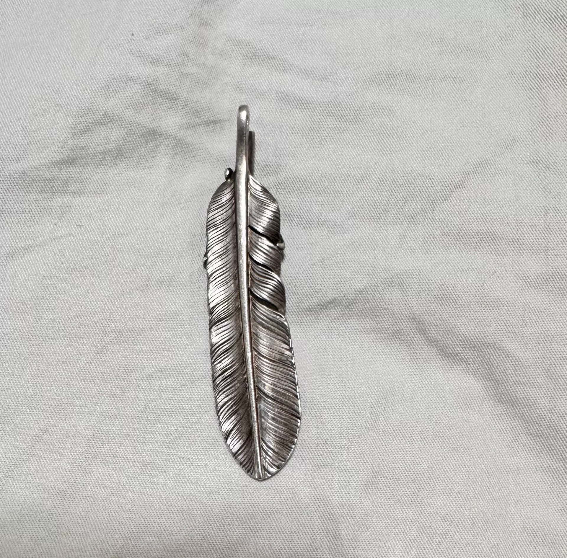 Taro Washimi Silver Eagle Claw Feather Pendant — front