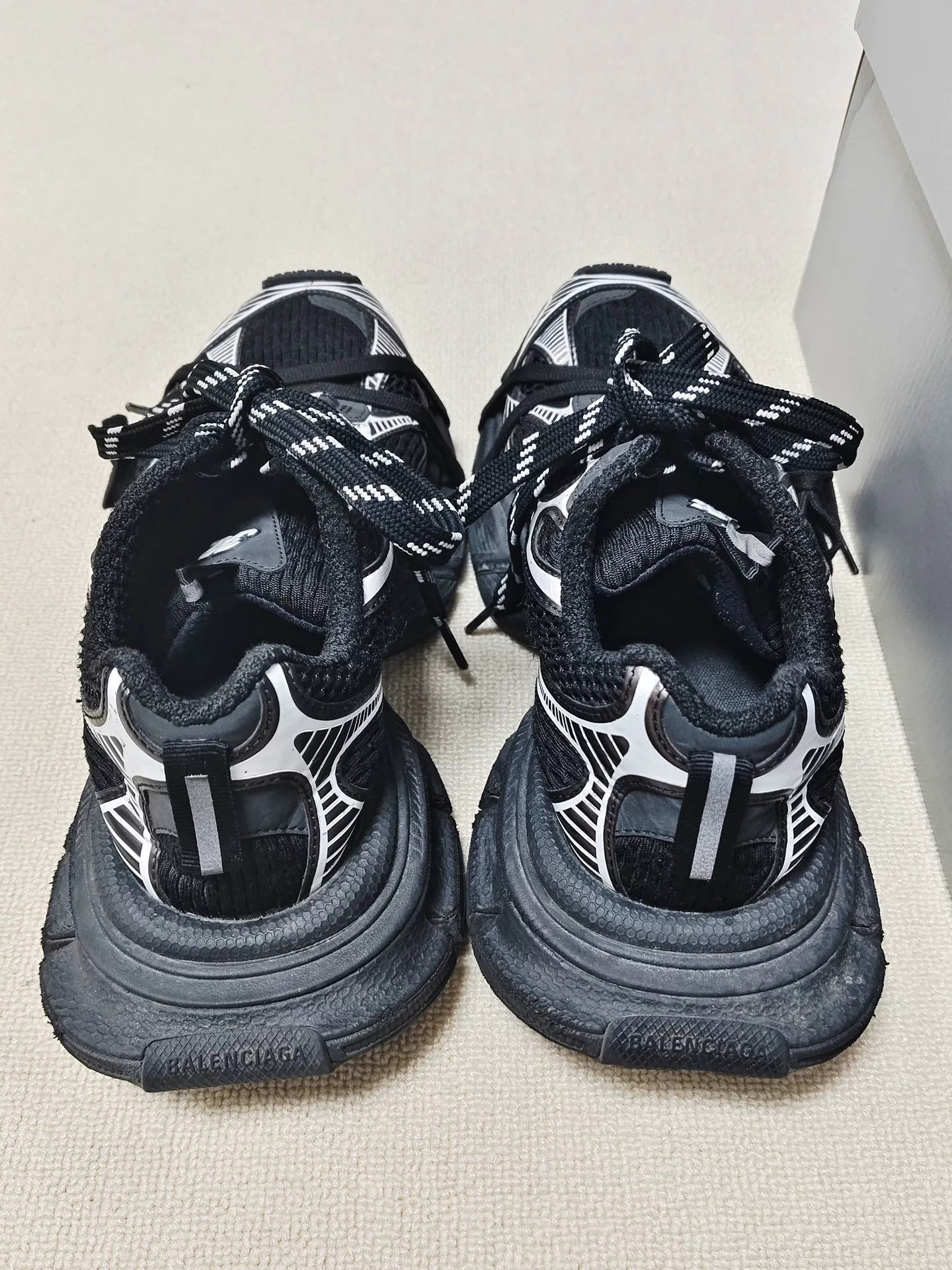 Balenciaga 3XL Low-Top Sneakers — detail