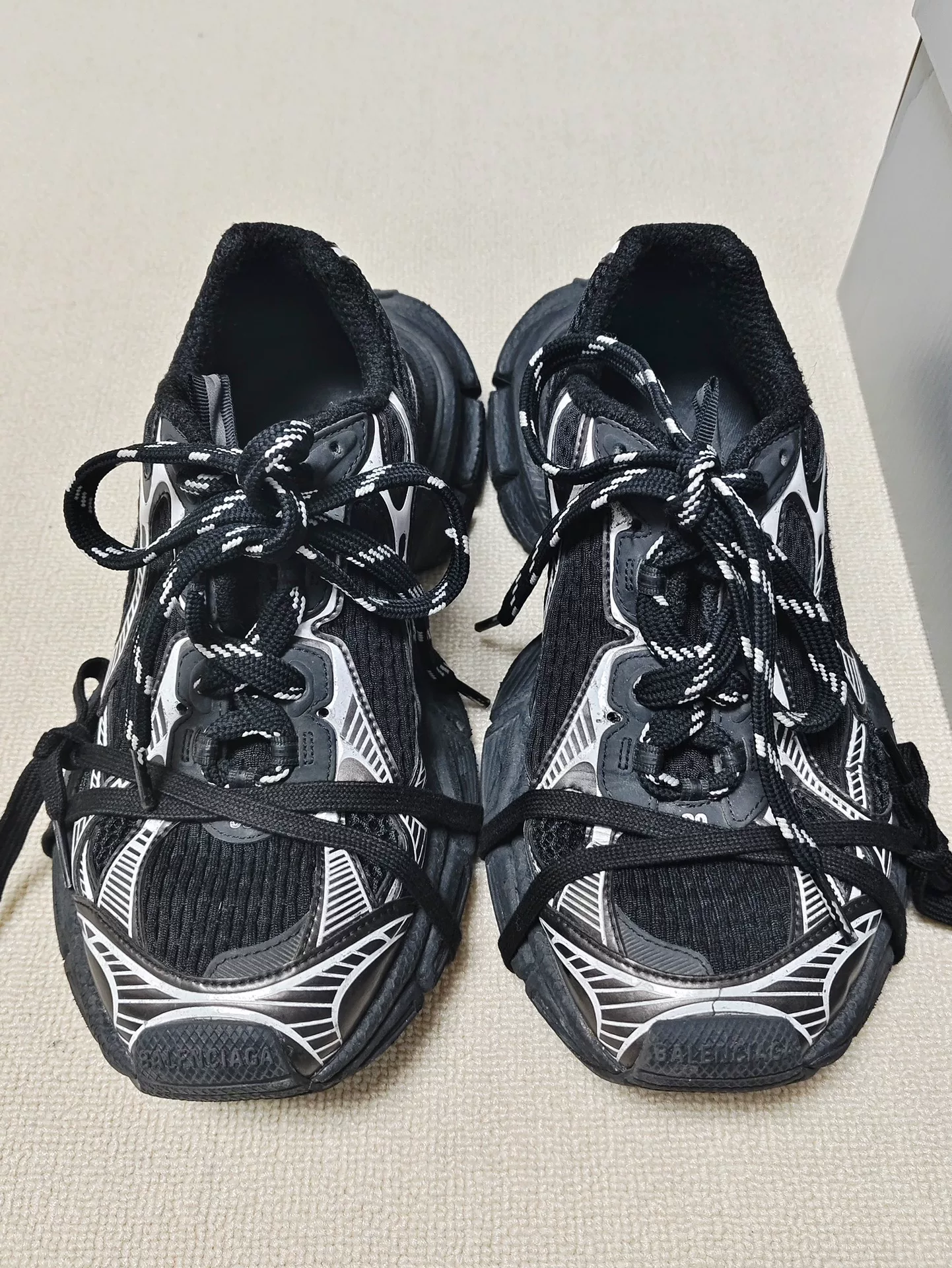 Balenciaga 3XL Low-Top Sneakers — label