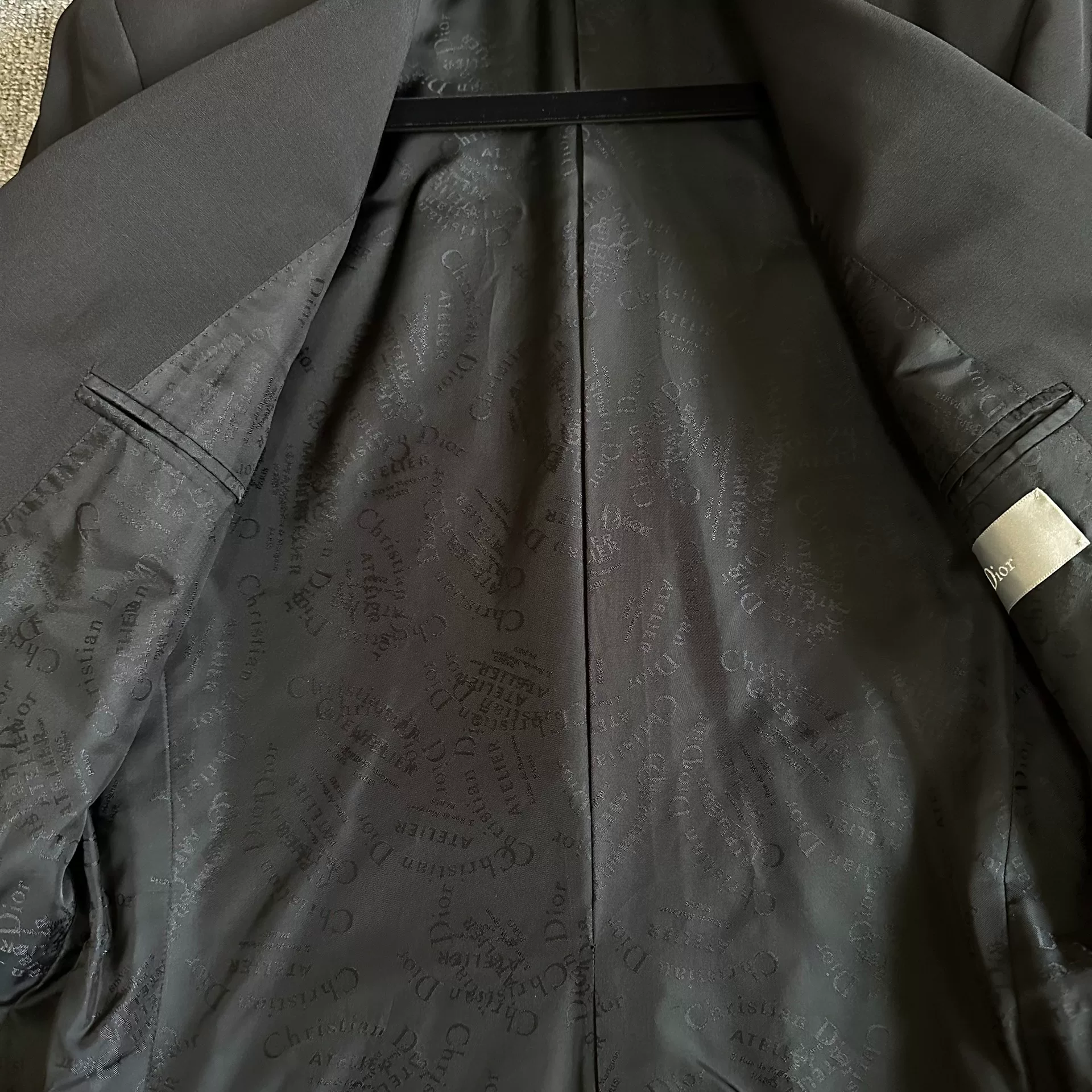 Dior 18ss Double-Breasted Structured Suit — label
