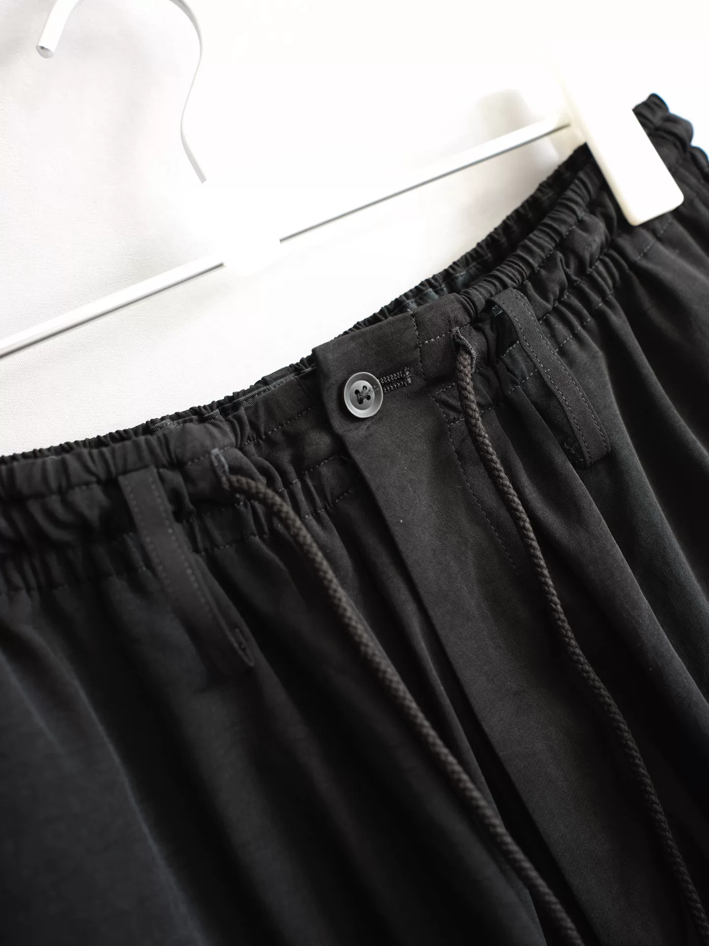 Yohji Yamamoto 25SS Low-Crotch Pleated Pants — label