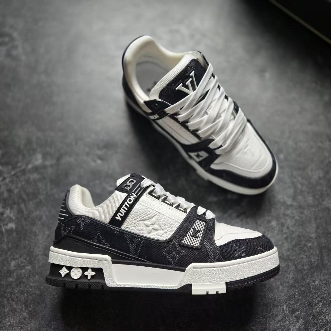 Louis Vuitton LV Trainer Sneakers — label