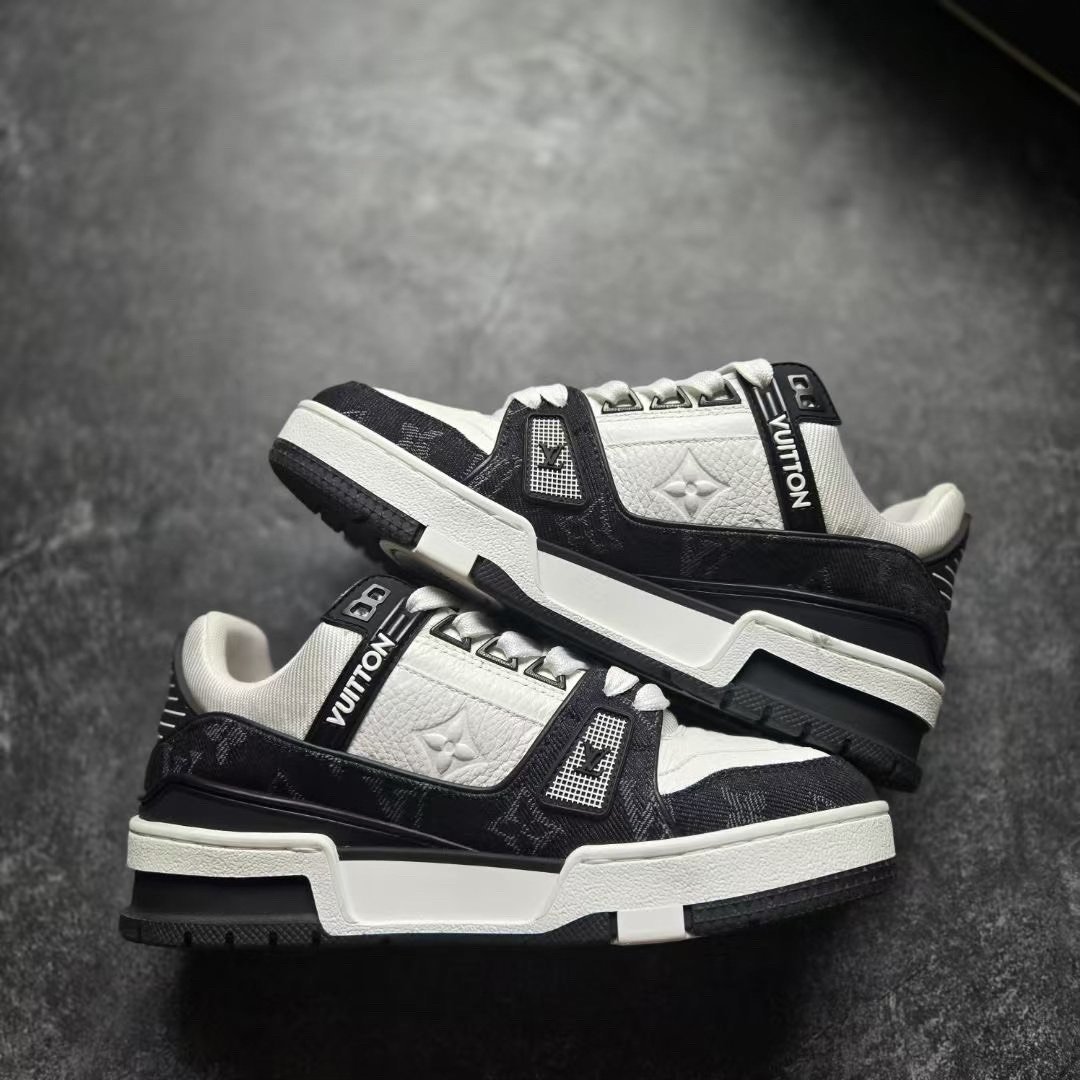 Louis Vuitton LV Trainer Sneakers — detail