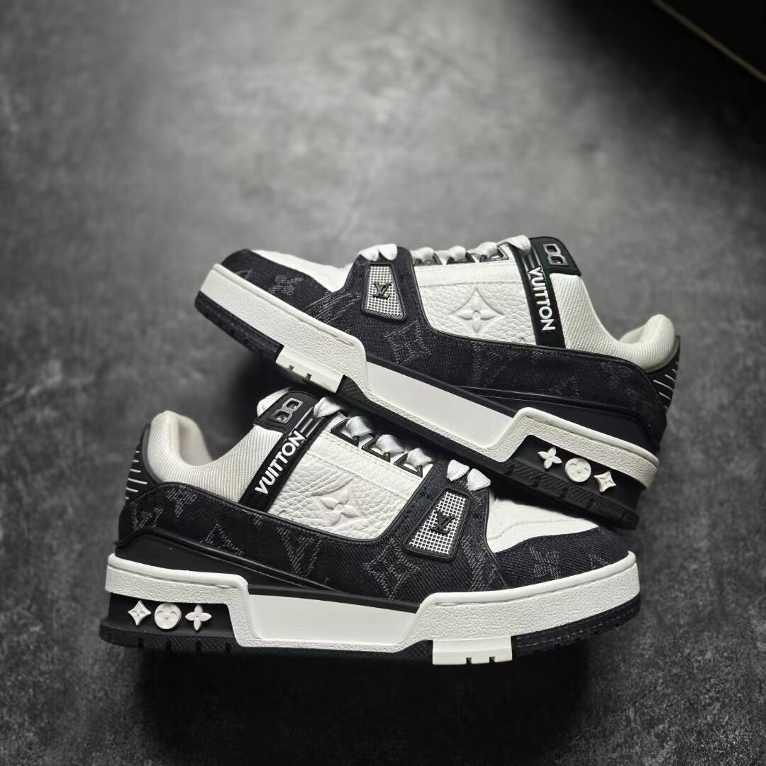 Louis Vuitton LV Trainer Sneakers — front