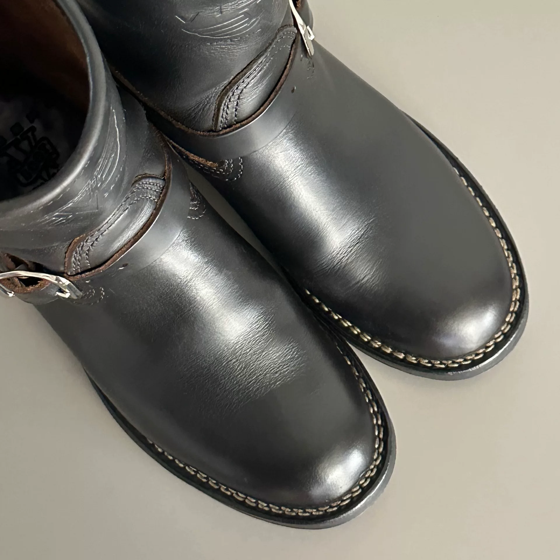 Viberg Horween CXL Engineer Boots — label