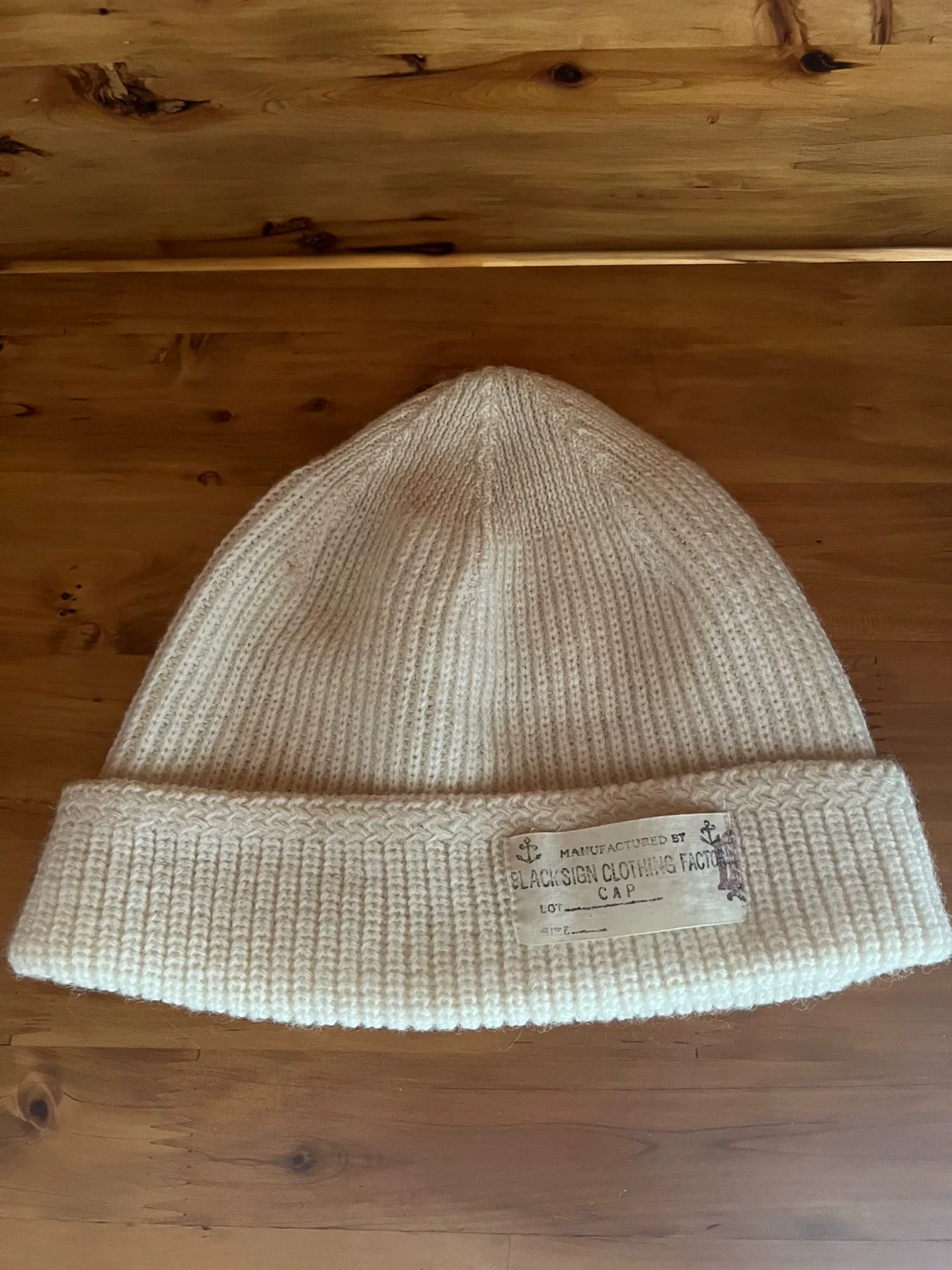 Black Sign 100% Wool Knit Cap